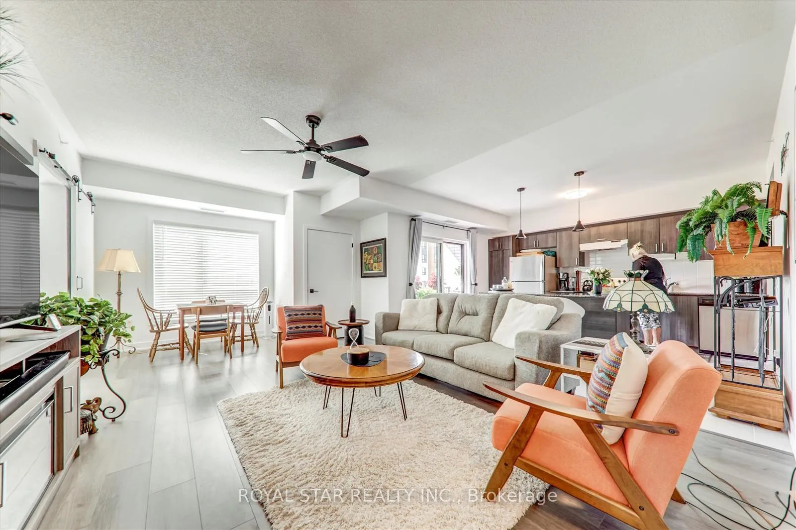 Photo 18 of Unit 401, 1 Chef Lane, Barrie, Rural Barrie Southeast — HOMEH
