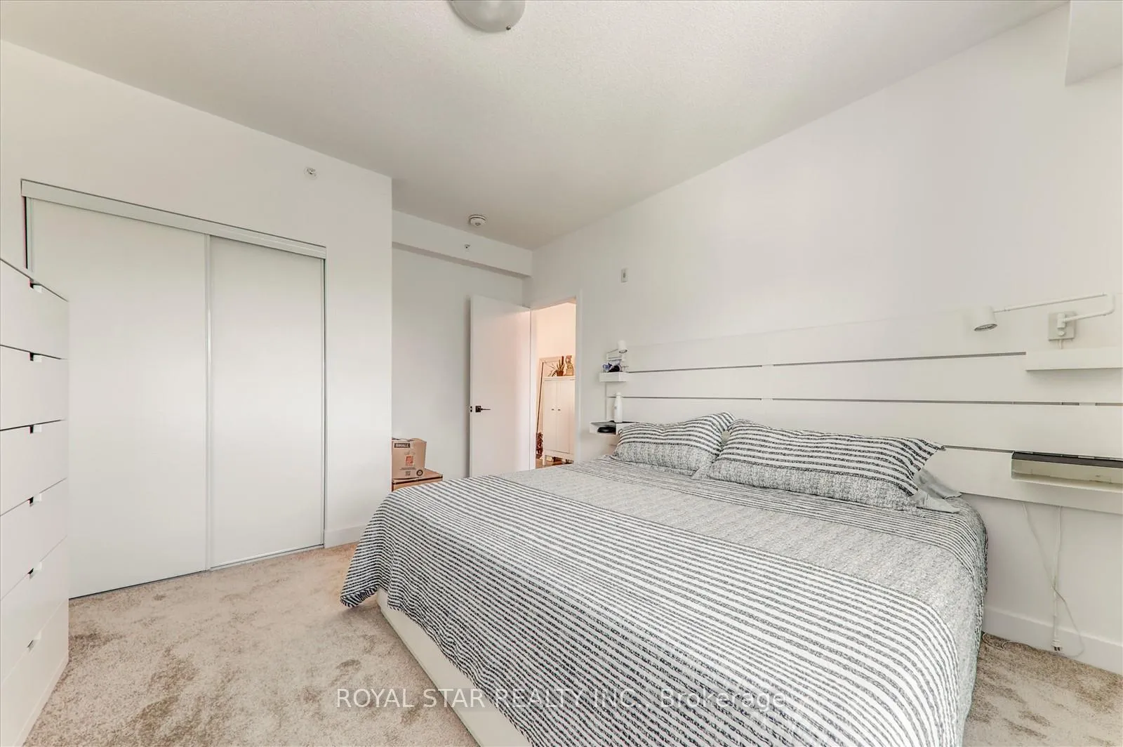 Photo 25 of Unit 401, 1 Chef Lane, Barrie, Rural Barrie Southeast — HOMEH