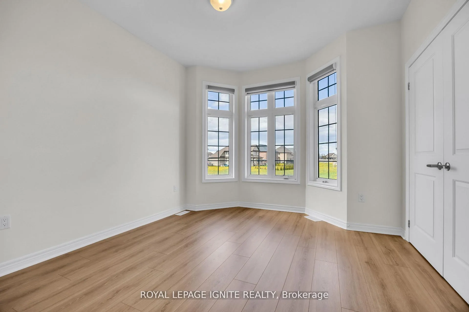 Photo 4 of 83 Summer Breeze Drive, Quinte West, Murray Ward — HOMEH