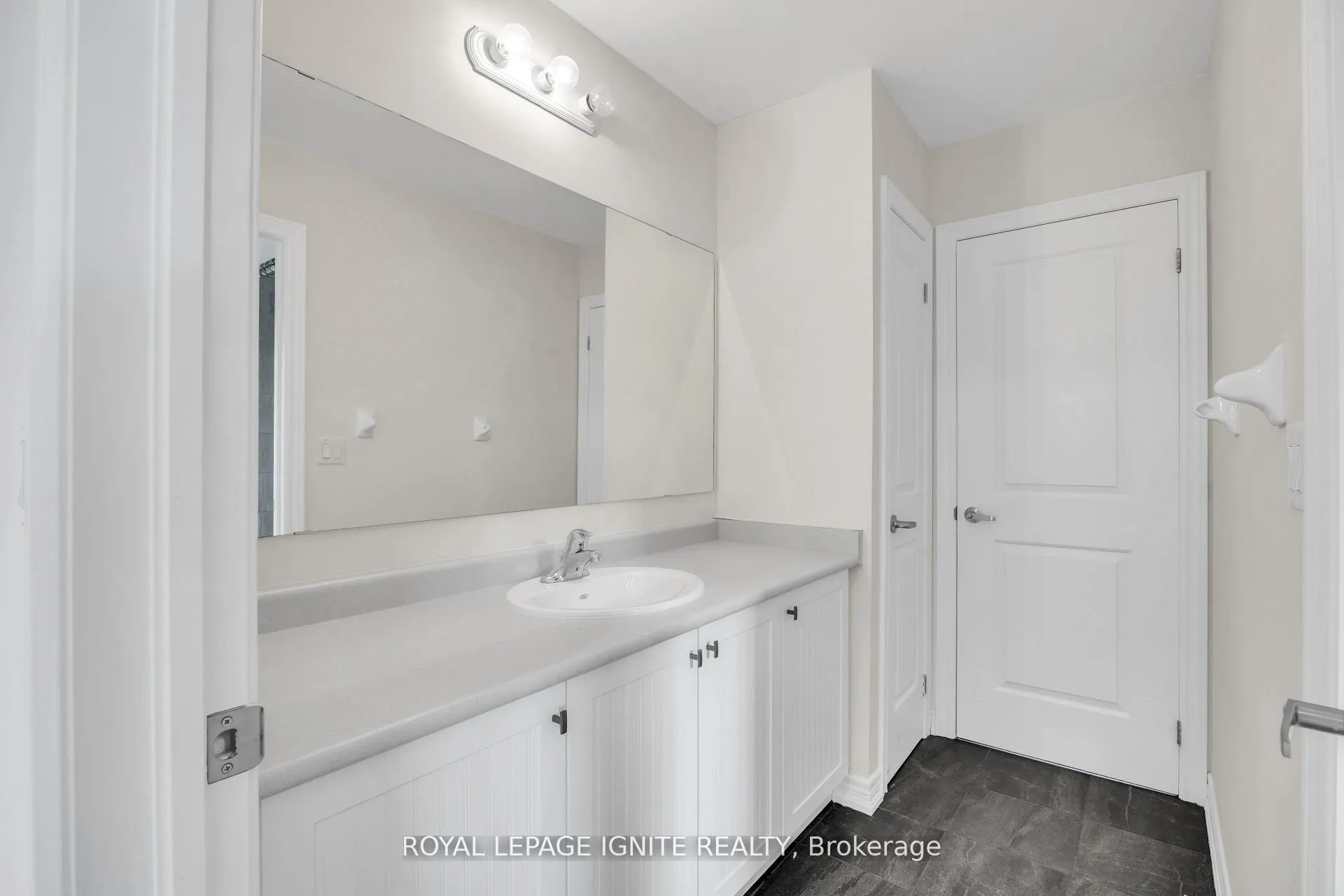 Photo 33 of 83 Summer Breeze Drive, Quinte West, Murray Ward — HOMEH