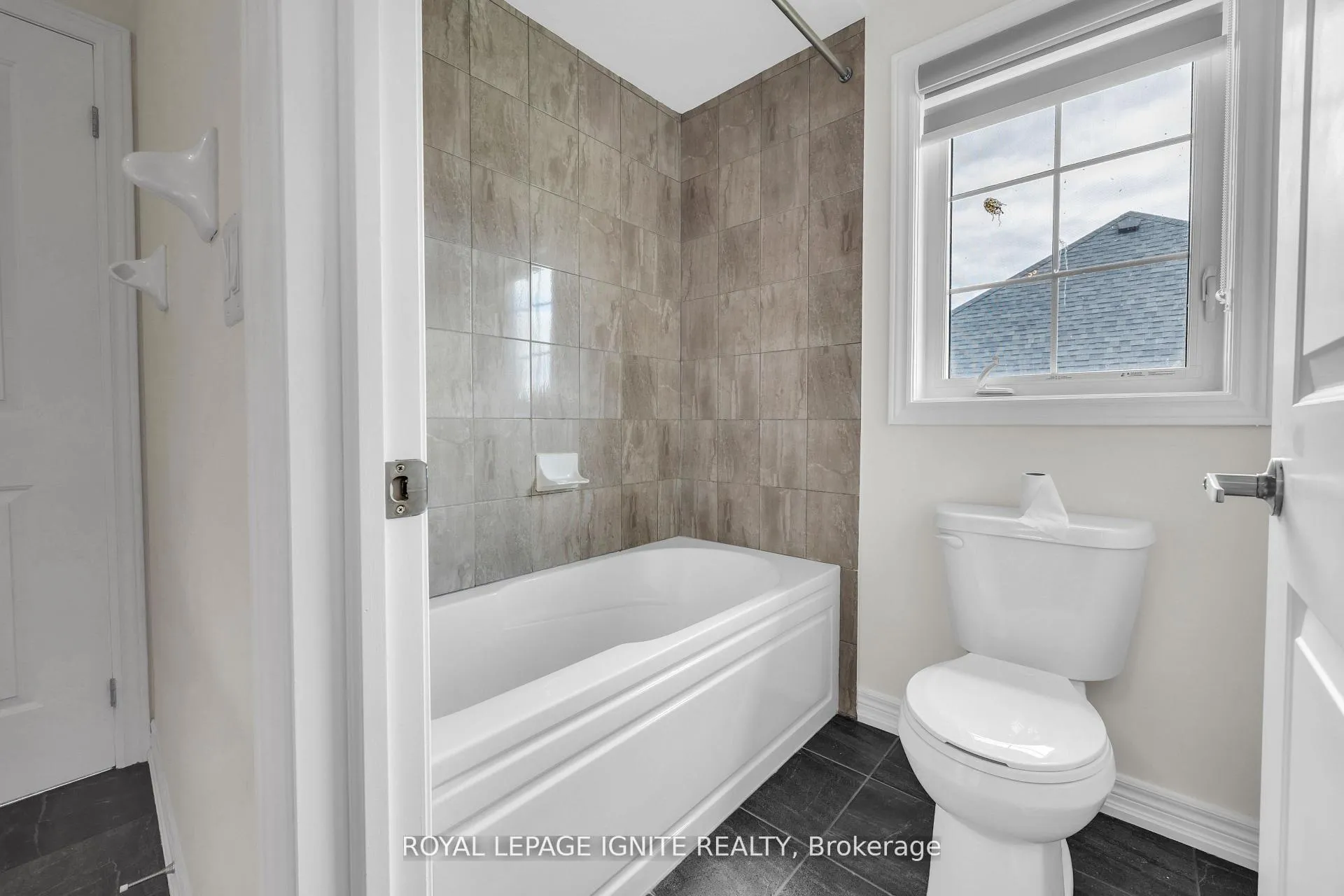 Photo 34 of 83 Summer Breeze Drive, Quinte West, Murray Ward — HOMEH