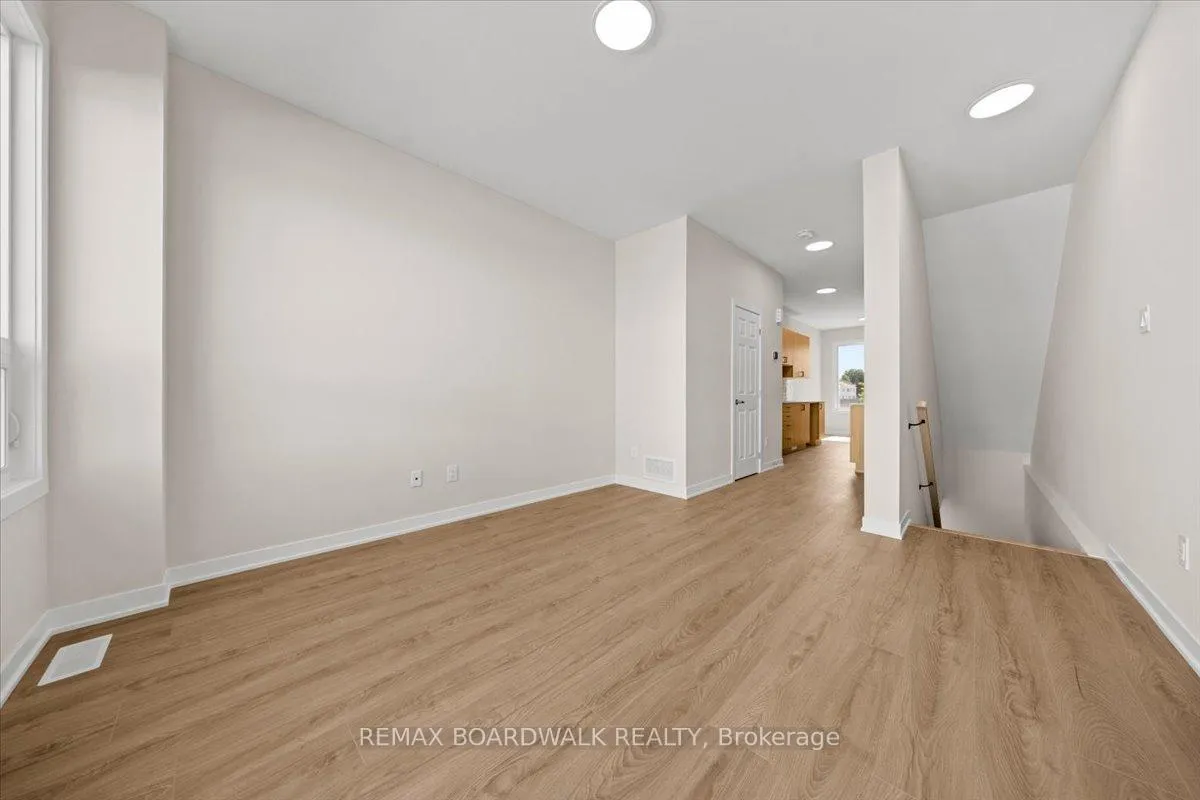 Photo 13 of 249 Lamarche Avenue, Ottawa, Chapel Hill South - Orleans Village — HOMEH