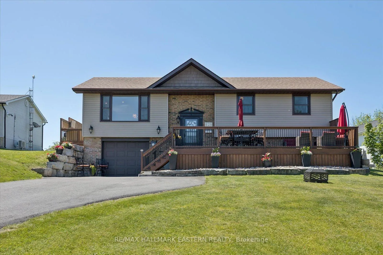 Photo 3 of 829 Kimberly Drive, Selwyn — HOMEH