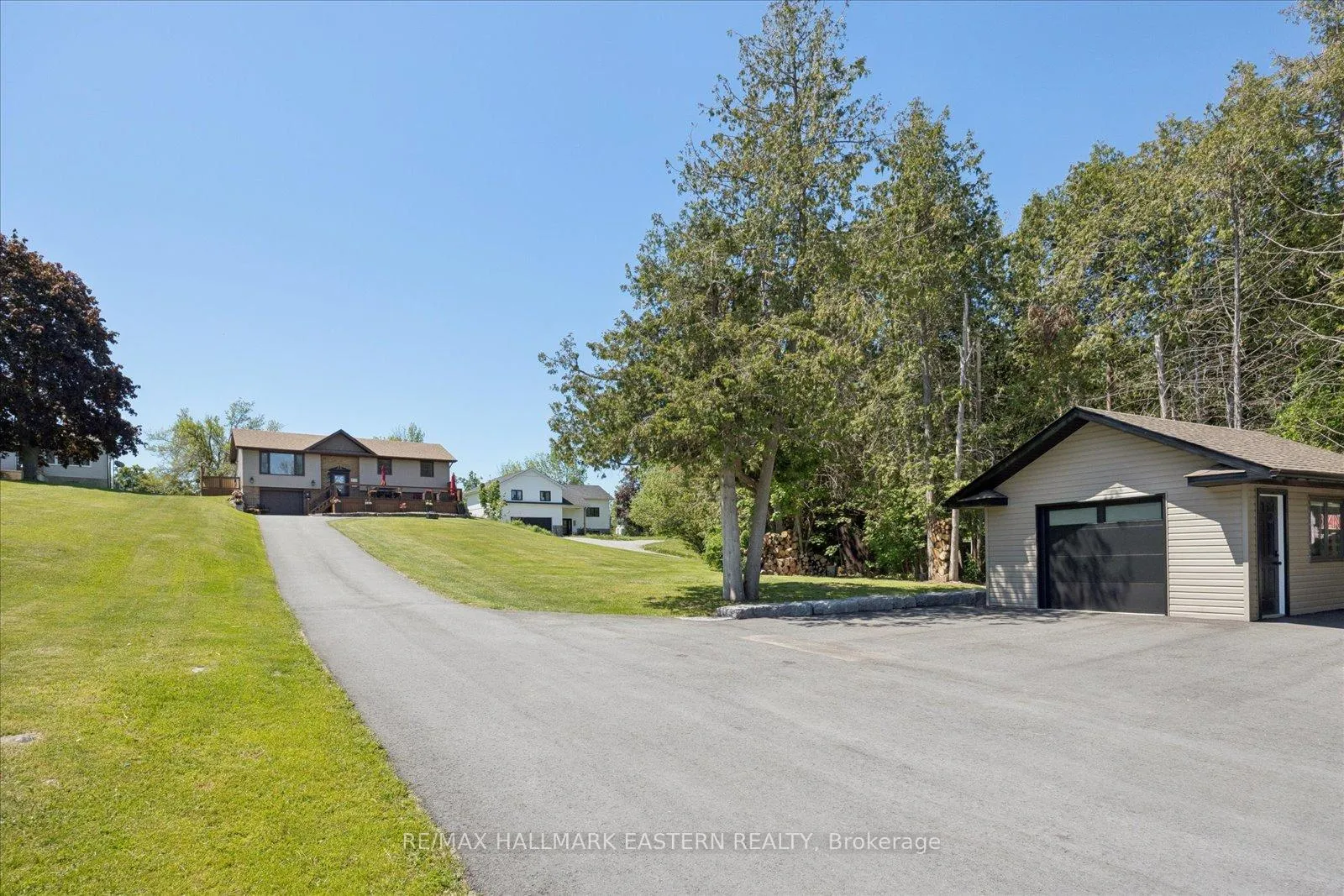 Photo 5 of 829 Kimberly Drive, Selwyn — HOMEH