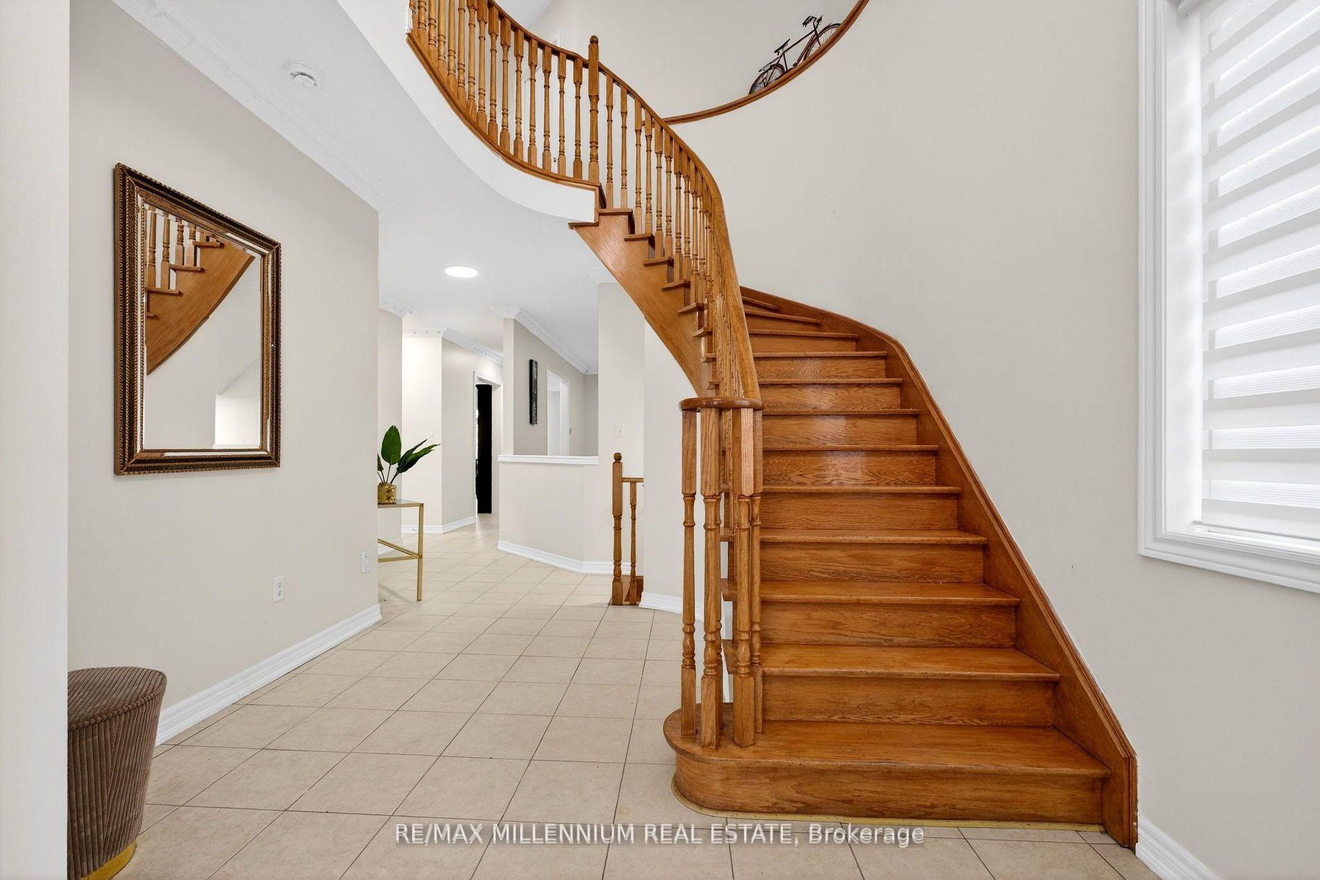 Photo 4 of 75 Twin Hill Crescent, Vaughan, Vellore Village — HOMEH