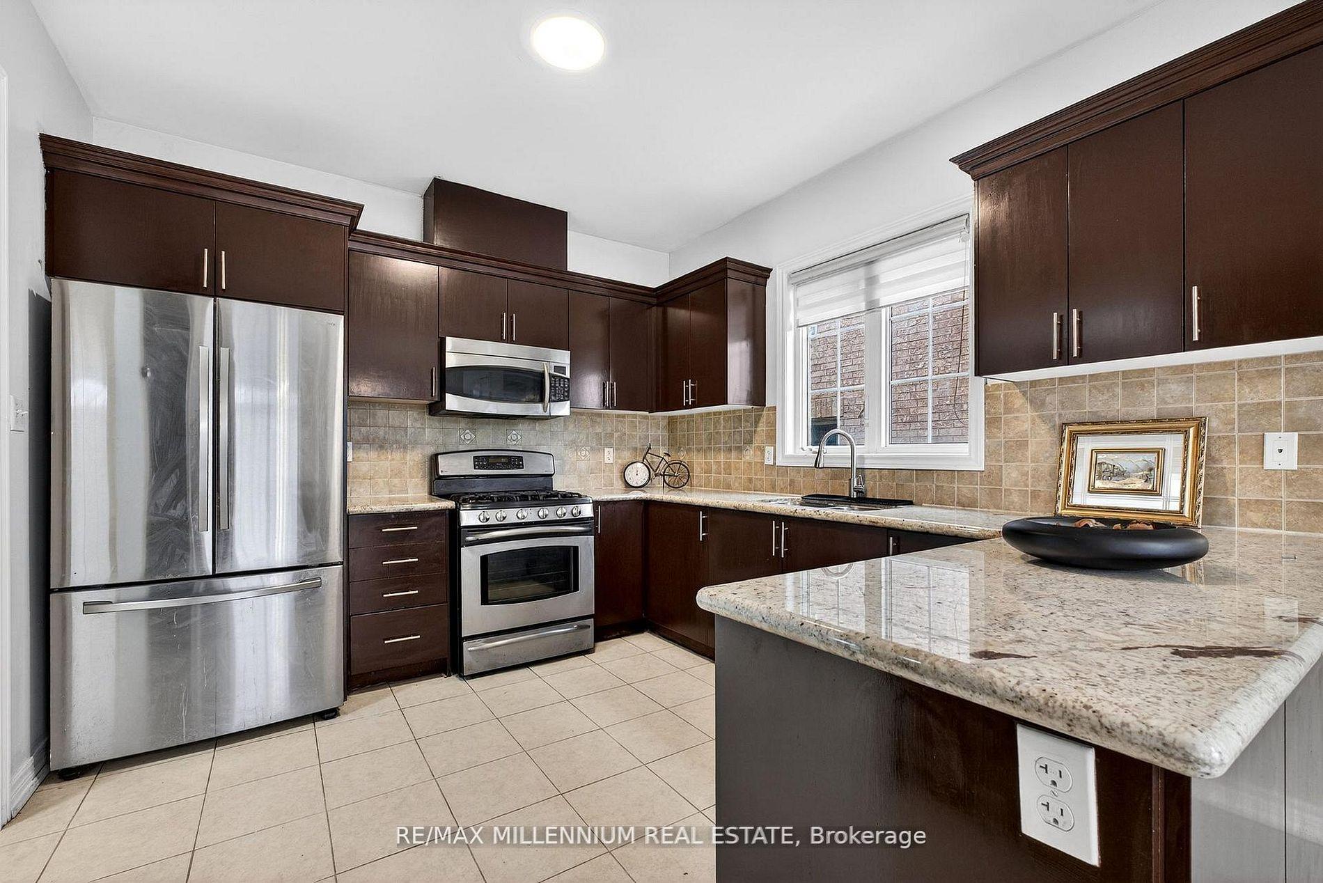 Photo 6 of 75 Twin Hill Crescent, Vaughan, Vellore Village — HOMEH
