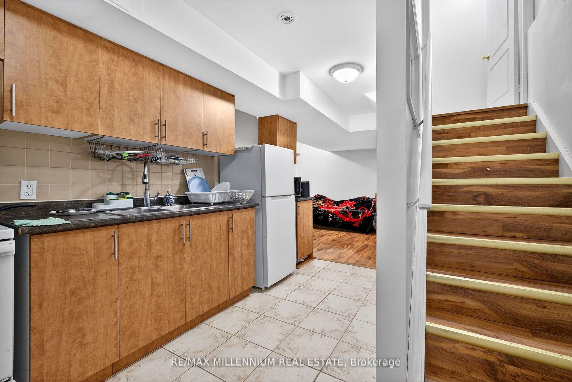 Photo 8 of 75 Twin Hill Crescent, Vaughan, Vellore Village — HOMEH