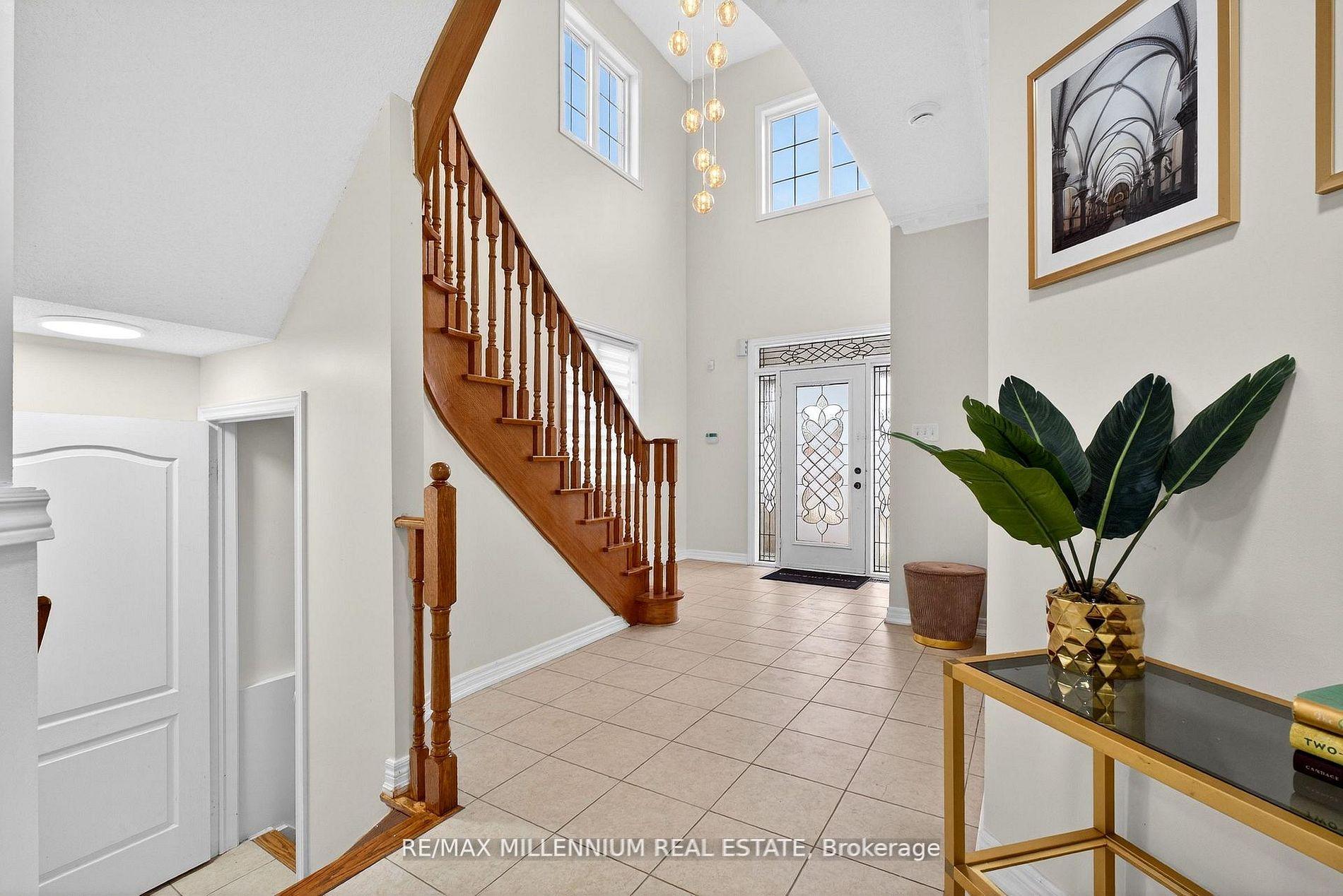 Photo 10 of 75 Twin Hill Crescent, Vaughan, Vellore Village — HOMEH