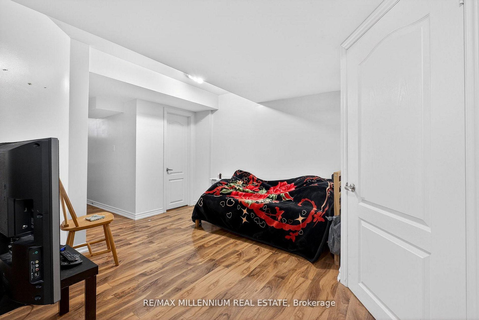 Photo 22 of 75 Twin Hill Crescent, Vaughan, Vellore Village — HOMEH