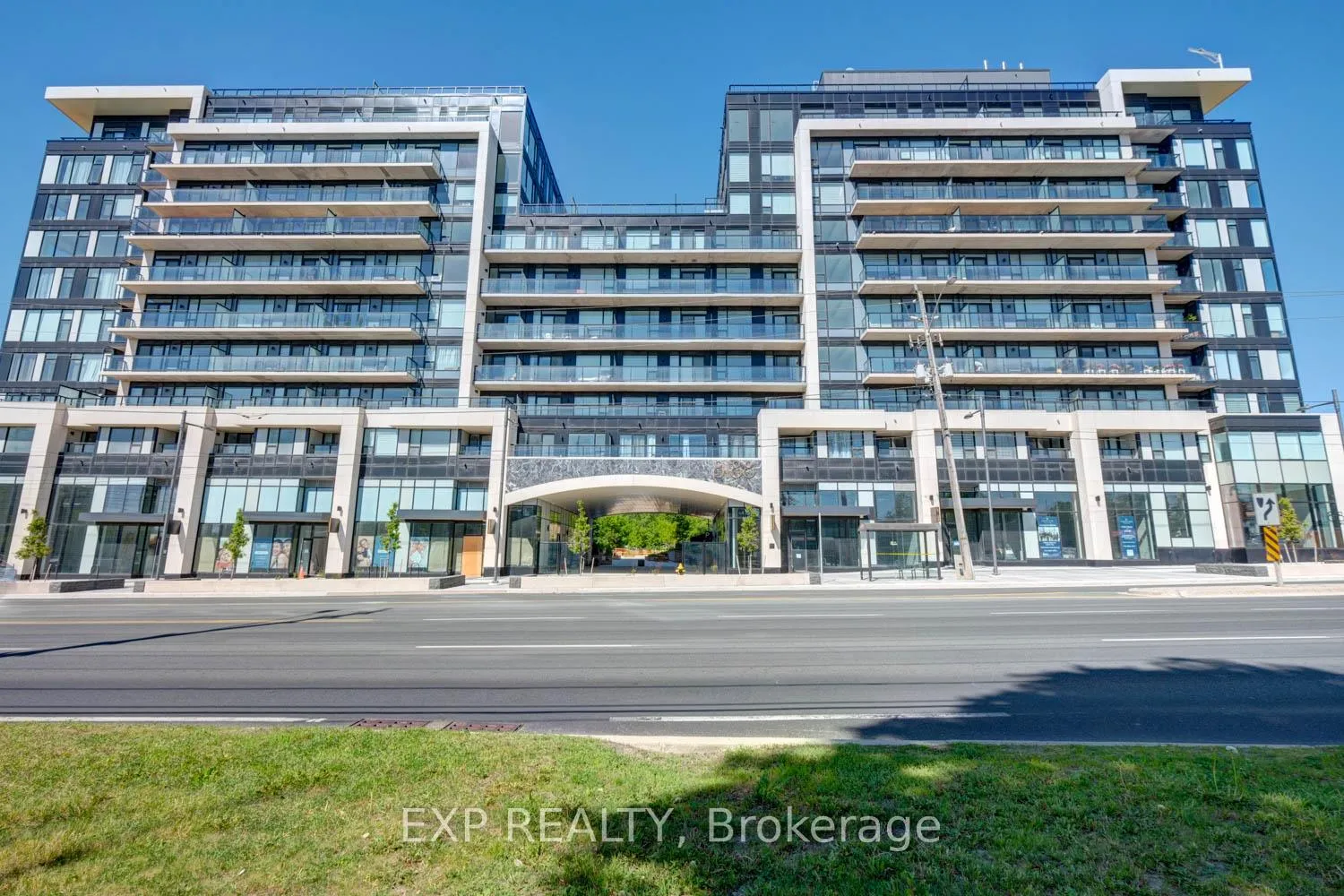 Photo 3 of Unit 401, 8188 Yonge Street, Vaughan, Uplands — HOMEH