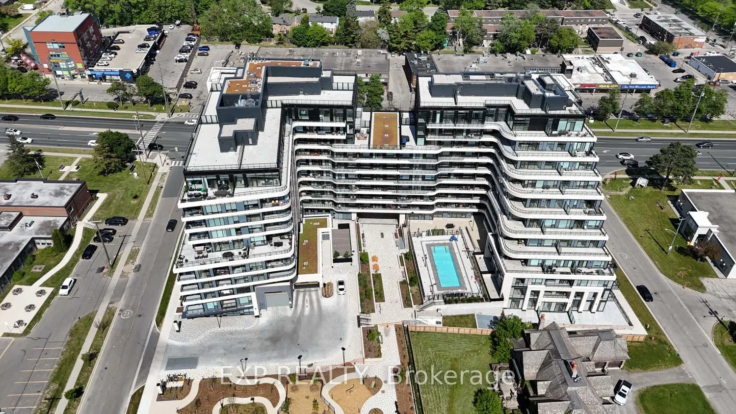 Photo 4 of Unit 401, 8188 Yonge Street, Vaughan, Uplands — HOMEH