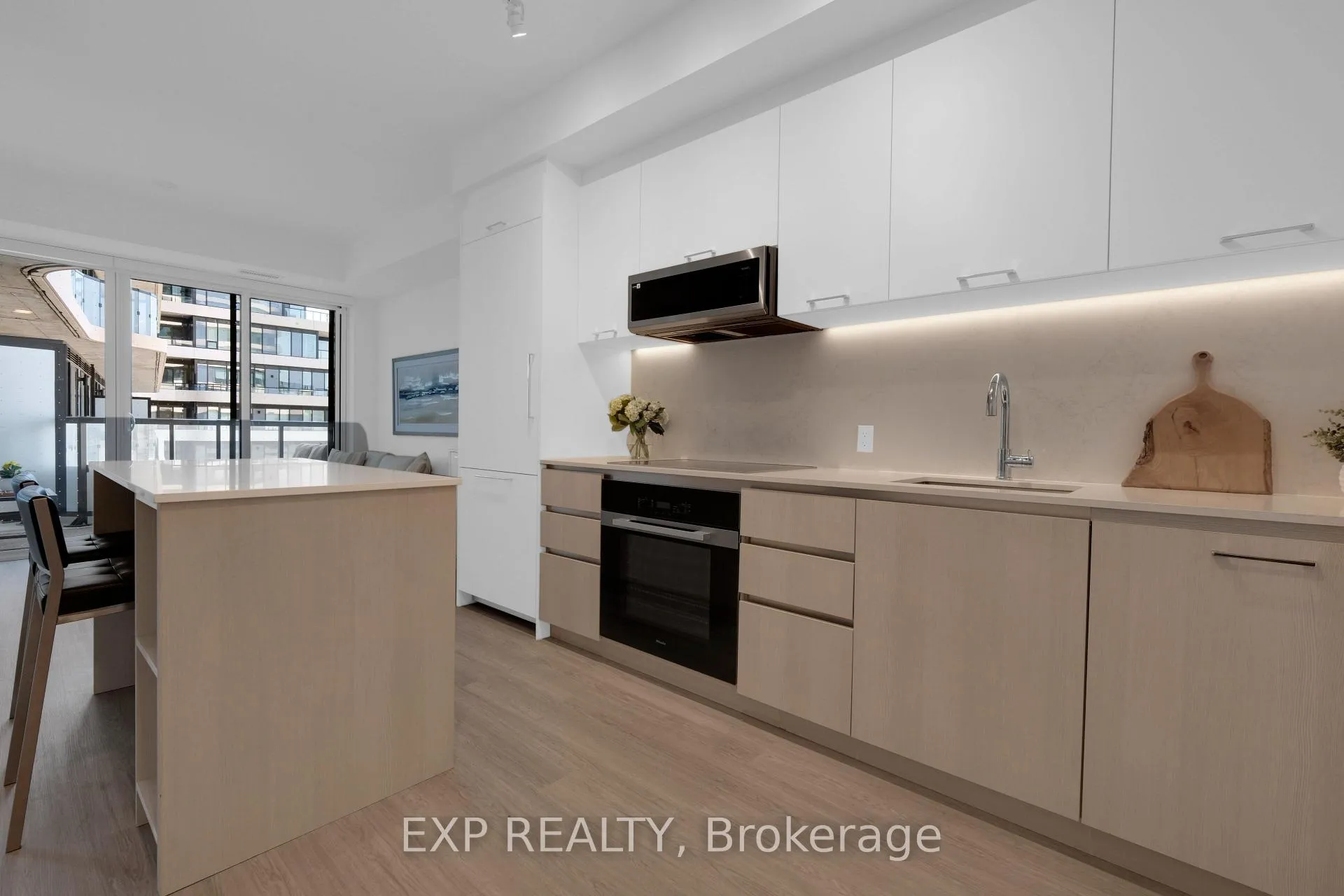 Photo 10 of Unit 401, 8188 Yonge Street, Vaughan, Uplands — HOMEH
