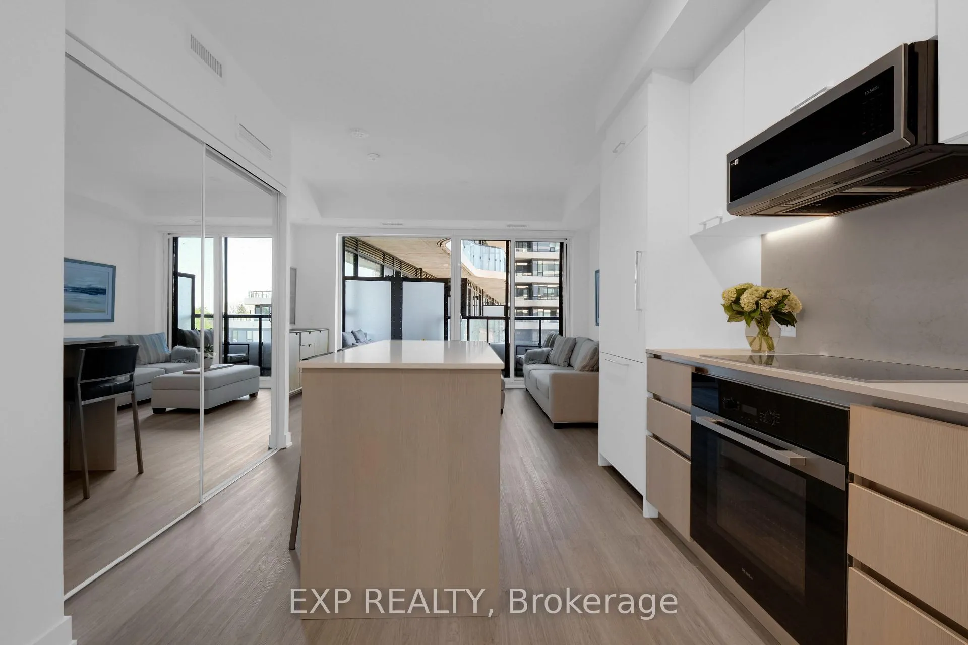 Photo 11 of Unit 401, 8188 Yonge Street, Vaughan, Uplands — HOMEH