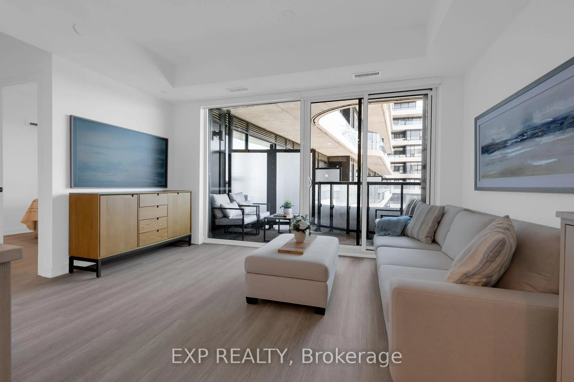 Photo 14 of Unit 401, 8188 Yonge Street, Vaughan, Uplands — HOMEH