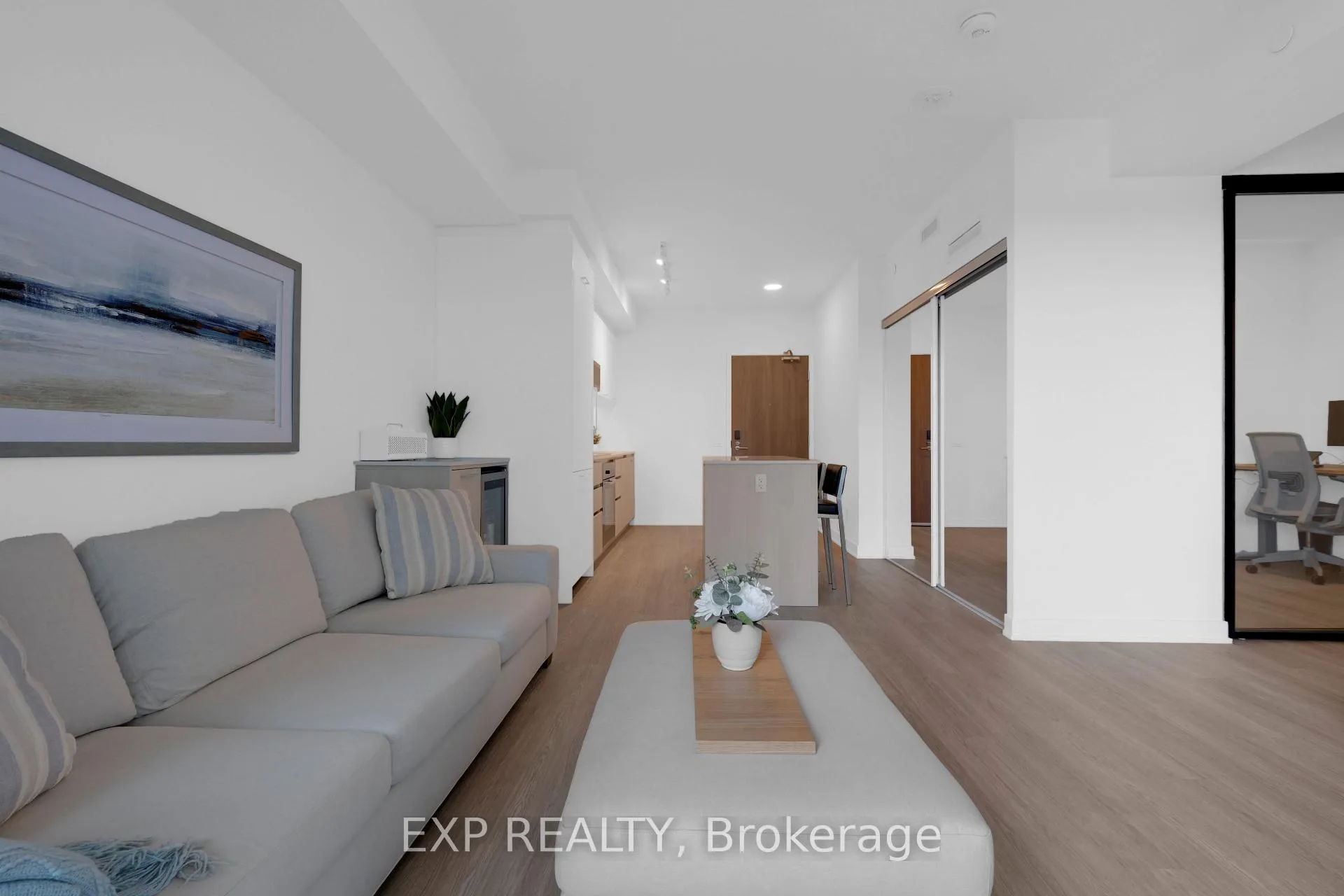 Photo 16 of Unit 401, 8188 Yonge Street, Vaughan, Uplands — HOMEH