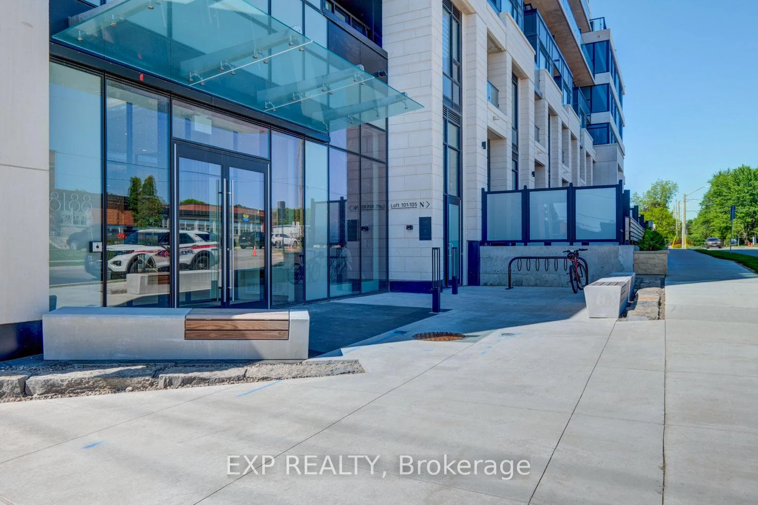 Photo 8 of Unit 401, 8188 Yonge Street, Vaughan, Uplands — HOMEH