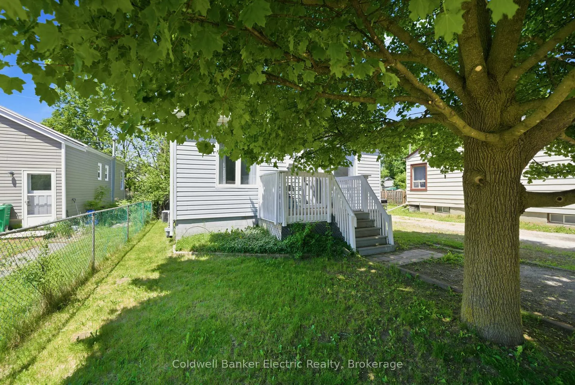 Photo 1 of 780 Brown Street, Peterborough, Otonabee Ward 1 — HOMEH