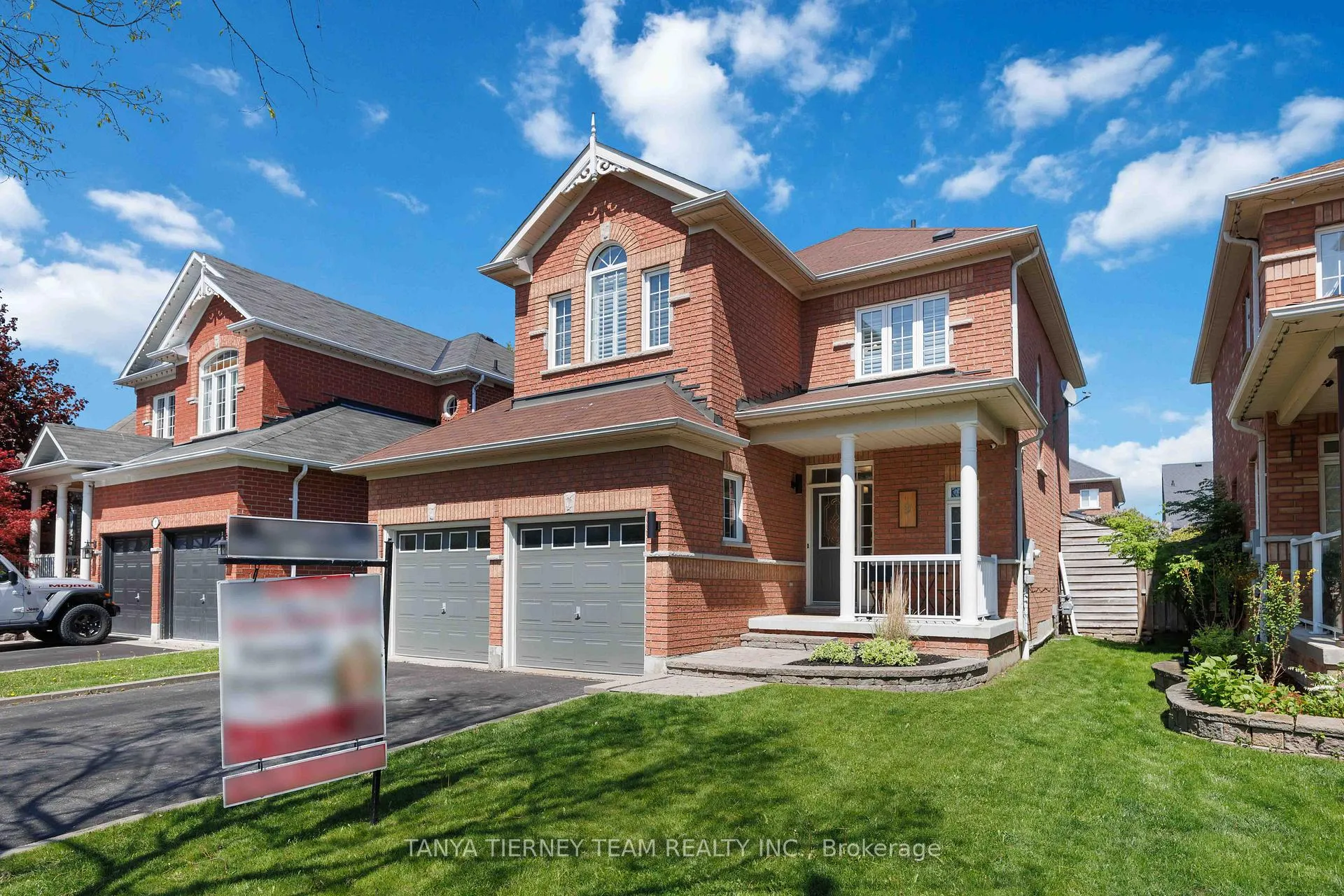 Photo 1 of 9 Penhurst Drive, Whitby, Brooklin — HOMEH