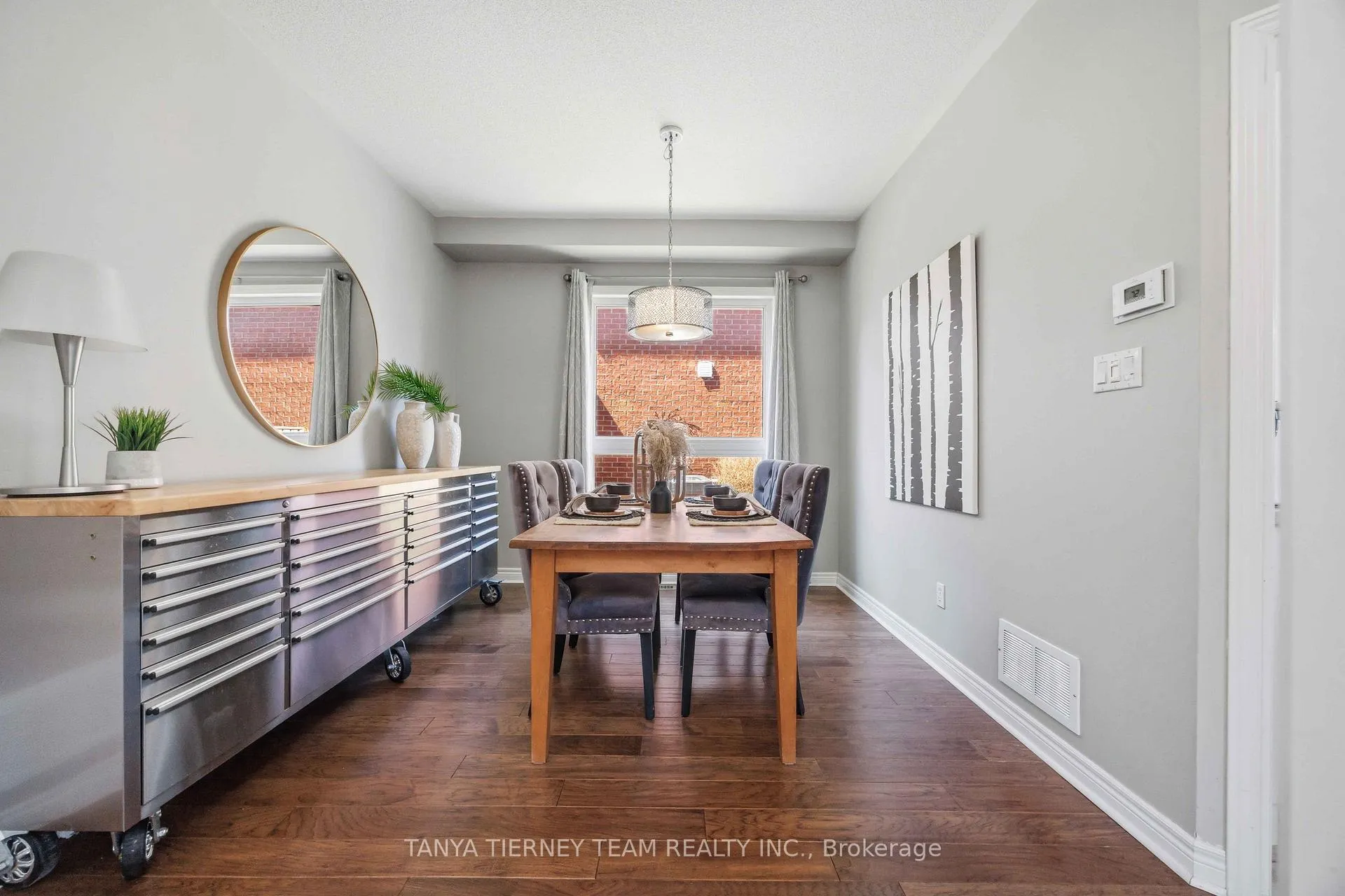 Photo 7 of 9 Penhurst Drive, Whitby, Brooklin — HOMEH