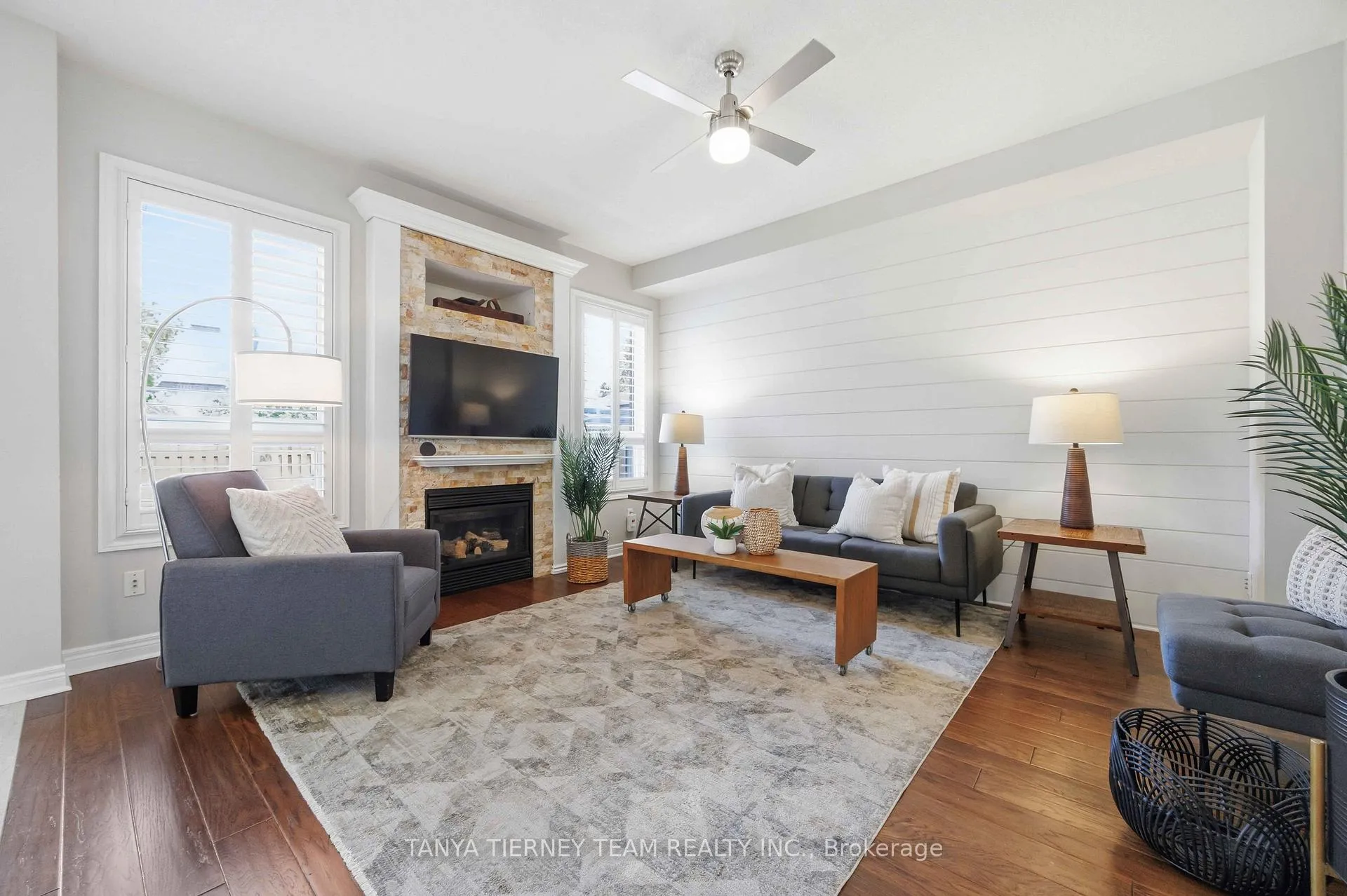 Photo 11 of 9 Penhurst Drive, Whitby, Brooklin — HOMEH