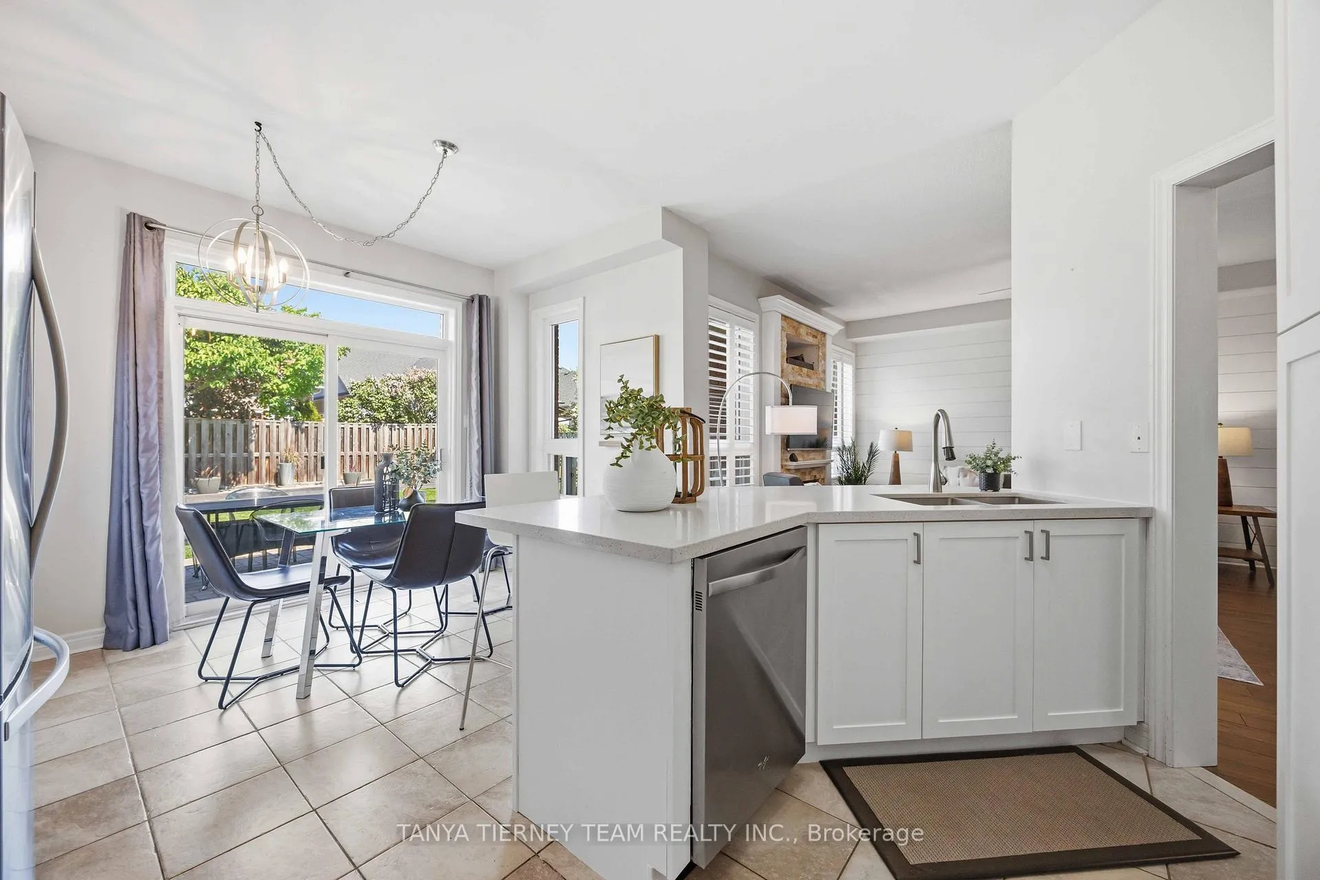 Photo 15 of 9 Penhurst Drive, Whitby, Brooklin — HOMEH
