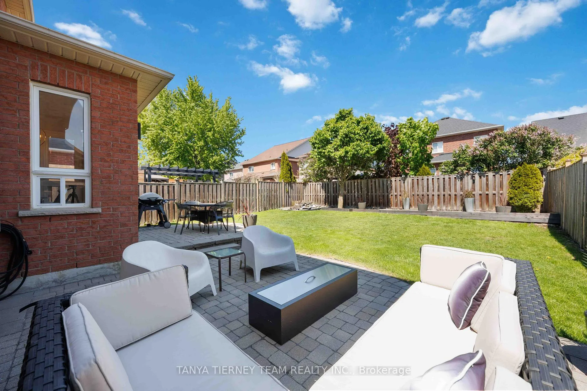 Photo 39 of 9 Penhurst Drive, Whitby, Brooklin — HOMEH