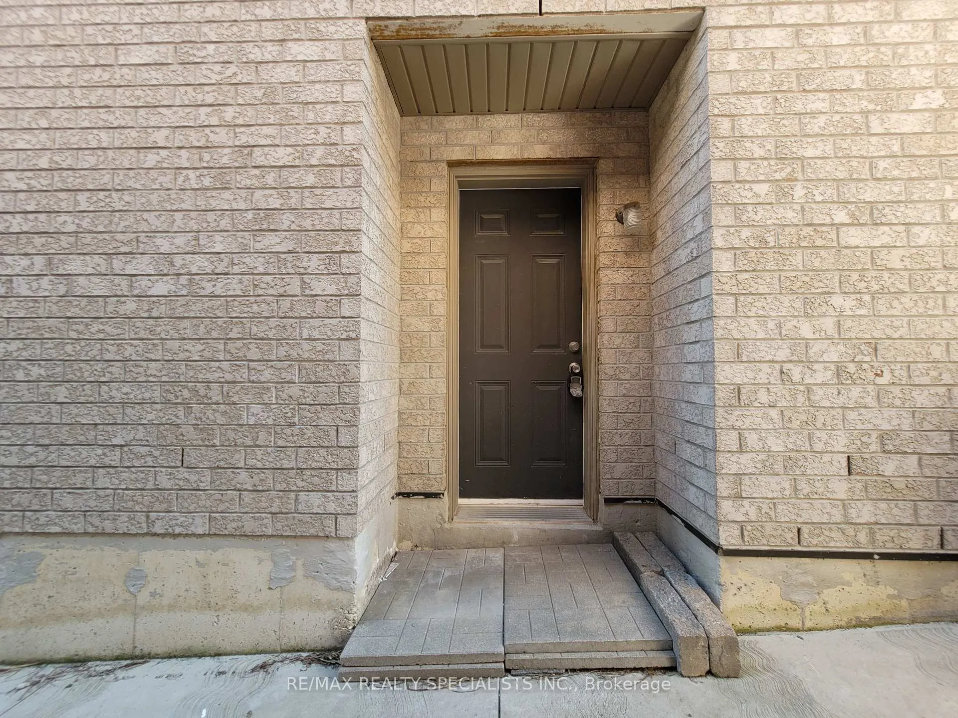 Photo 2 of Unit basement, 24 Blazing Star Drive, Brampton, Sandringham-Wellington — HOMEH