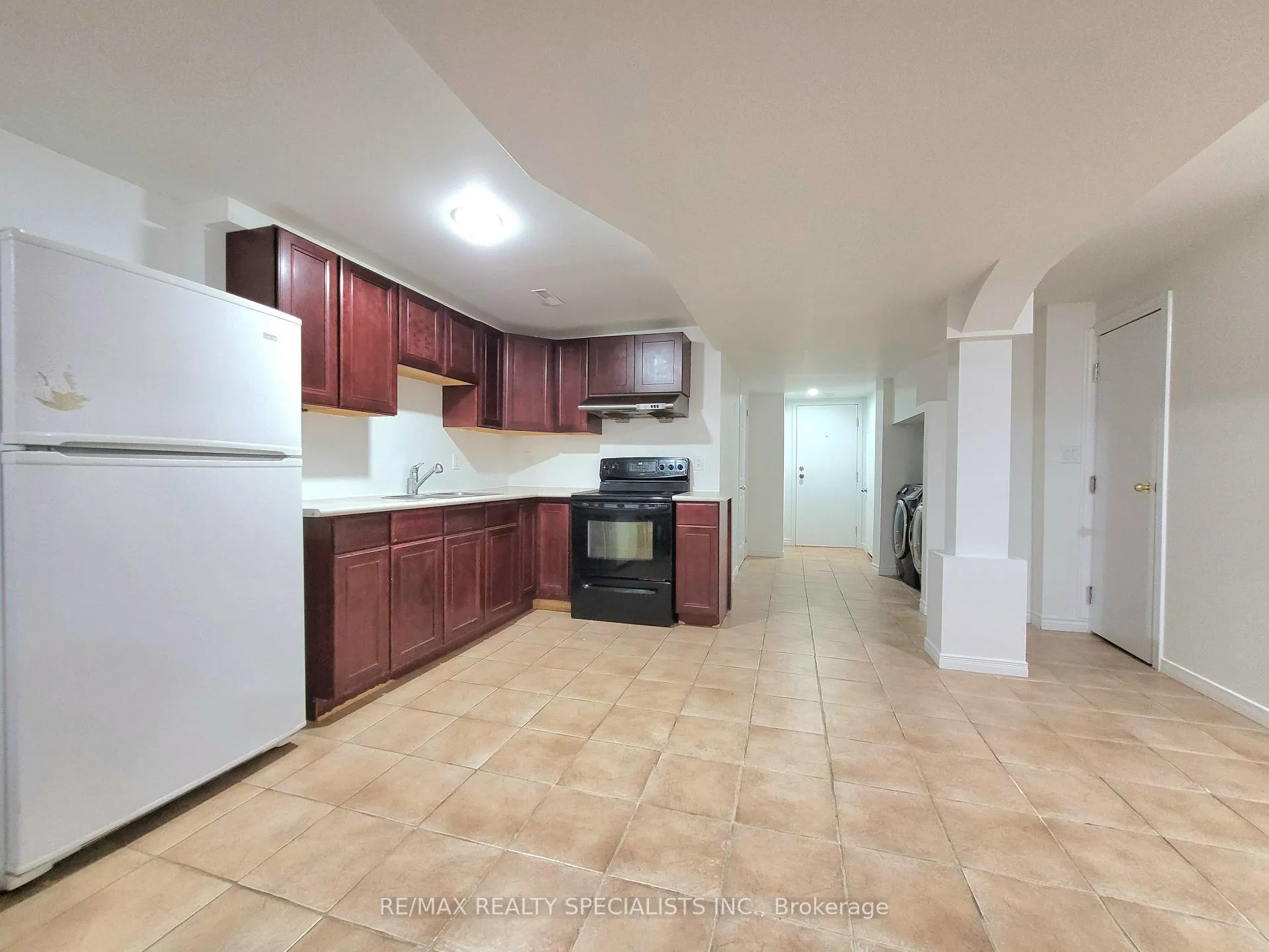 Photo 5 of Unit basement, 24 Blazing Star Drive, Brampton, Sandringham-Wellington — HOMEH