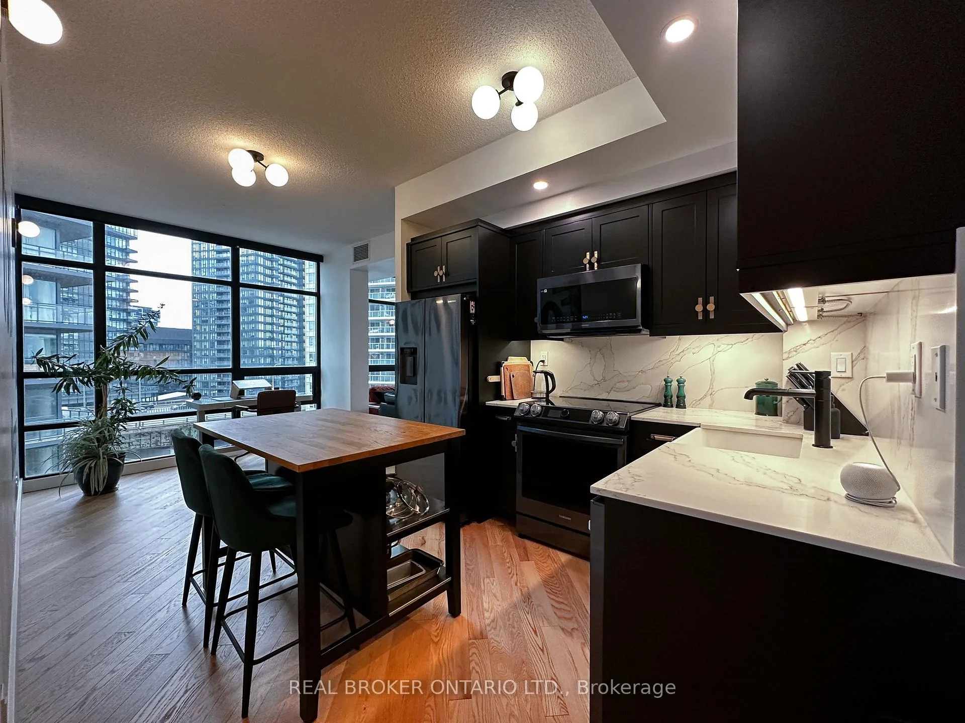 Photo 1 of Unit 903, 15 Bruyeres Mews, Toronto, Niagara — HOMEH