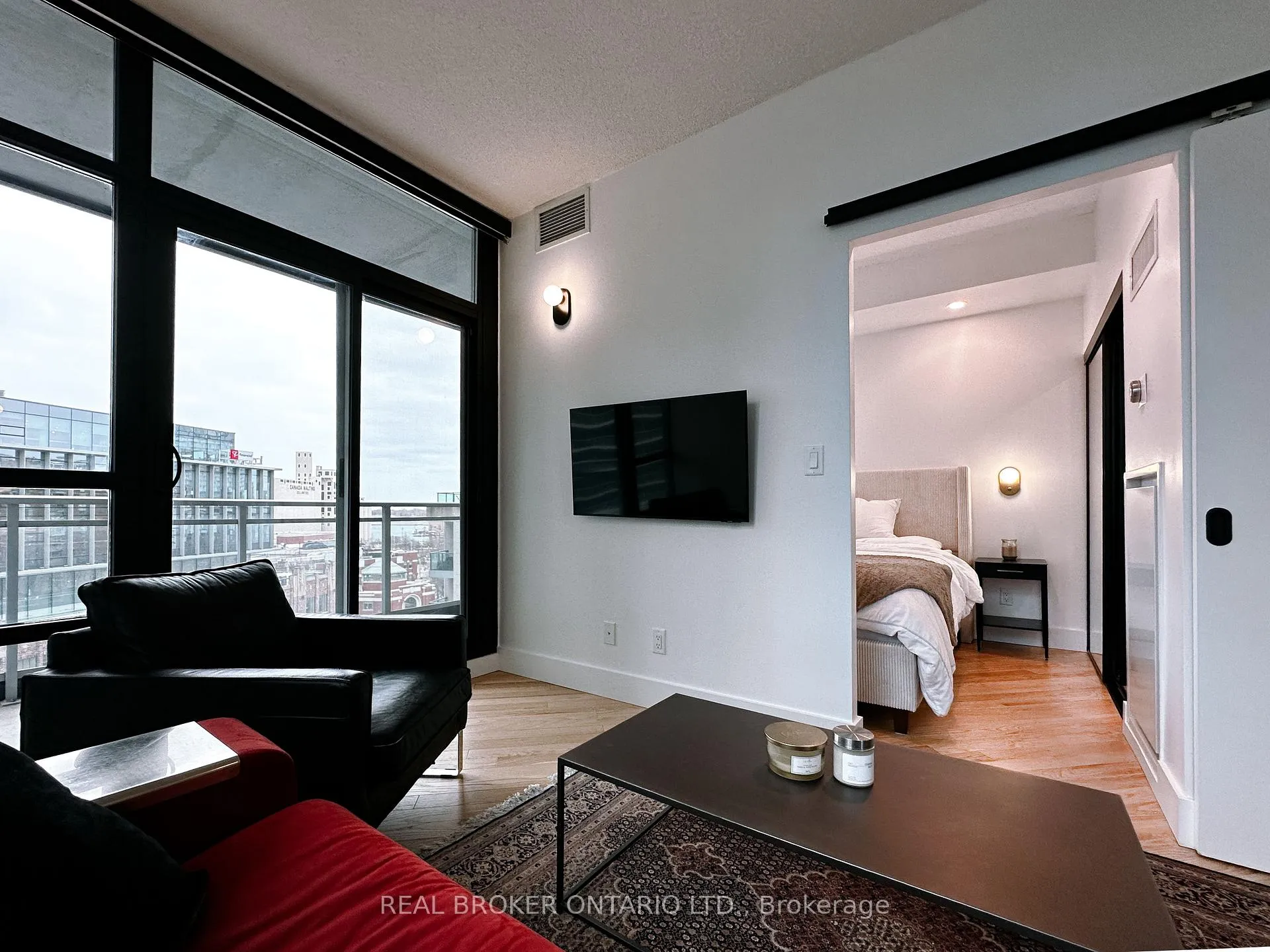 Photo 11 of Unit 903, 15 Bruyeres Mews, Toronto, Niagara — HOMEH