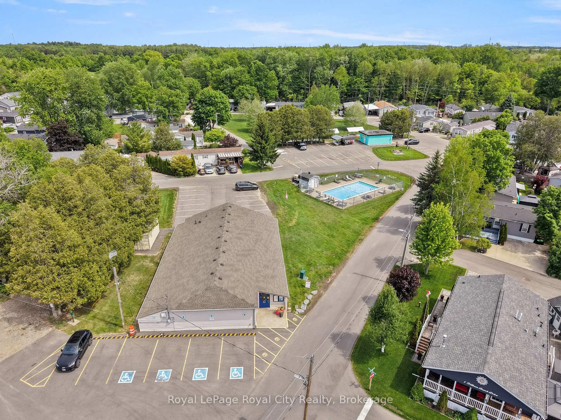 Photo 33 of 2 Pavilion Road, Kitchener, Mill Courtland Woodside Park — HOMEH