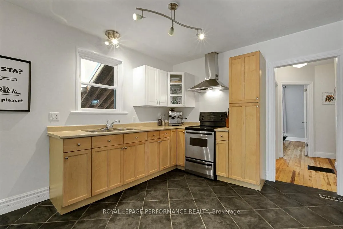 Photo 13 of 122 Vachon Avenue, Ottawa, Vanier — HOMEH