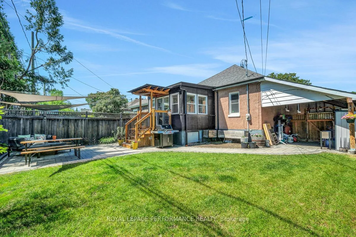 Photo 32 of 122 Vachon Avenue, Ottawa, Vanier — HOMEH