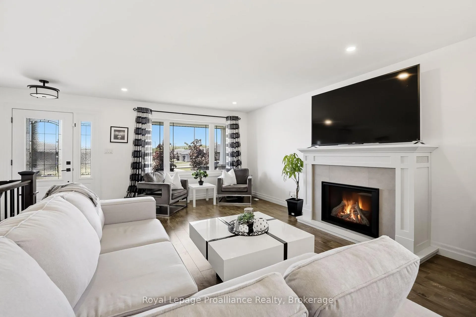 Photo 9 of 31 Gavin Crescent, Quinte West, Murray Ward — HOMEH