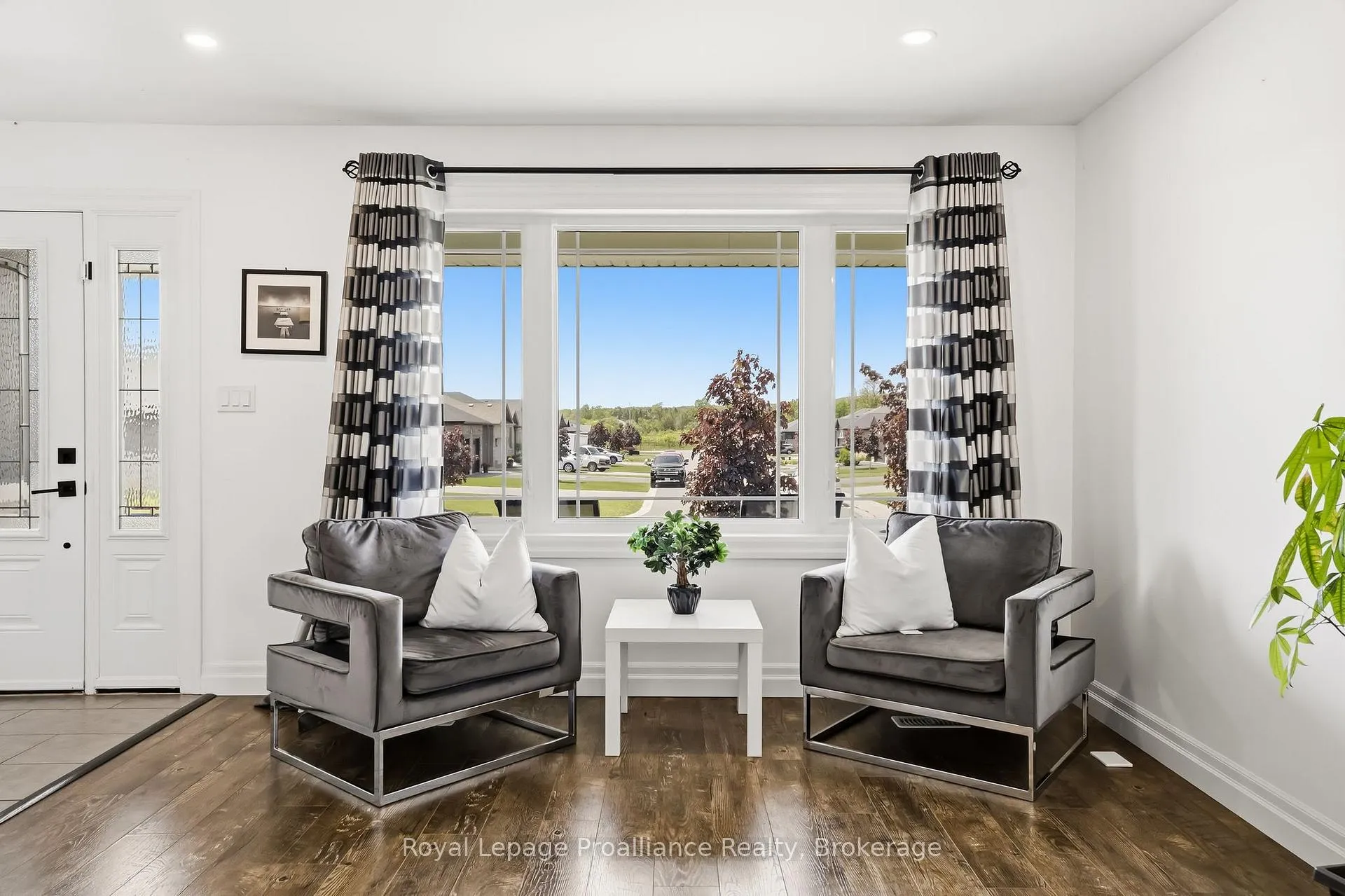 Photo 10 of 31 Gavin Crescent, Quinte West, Murray Ward — HOMEH