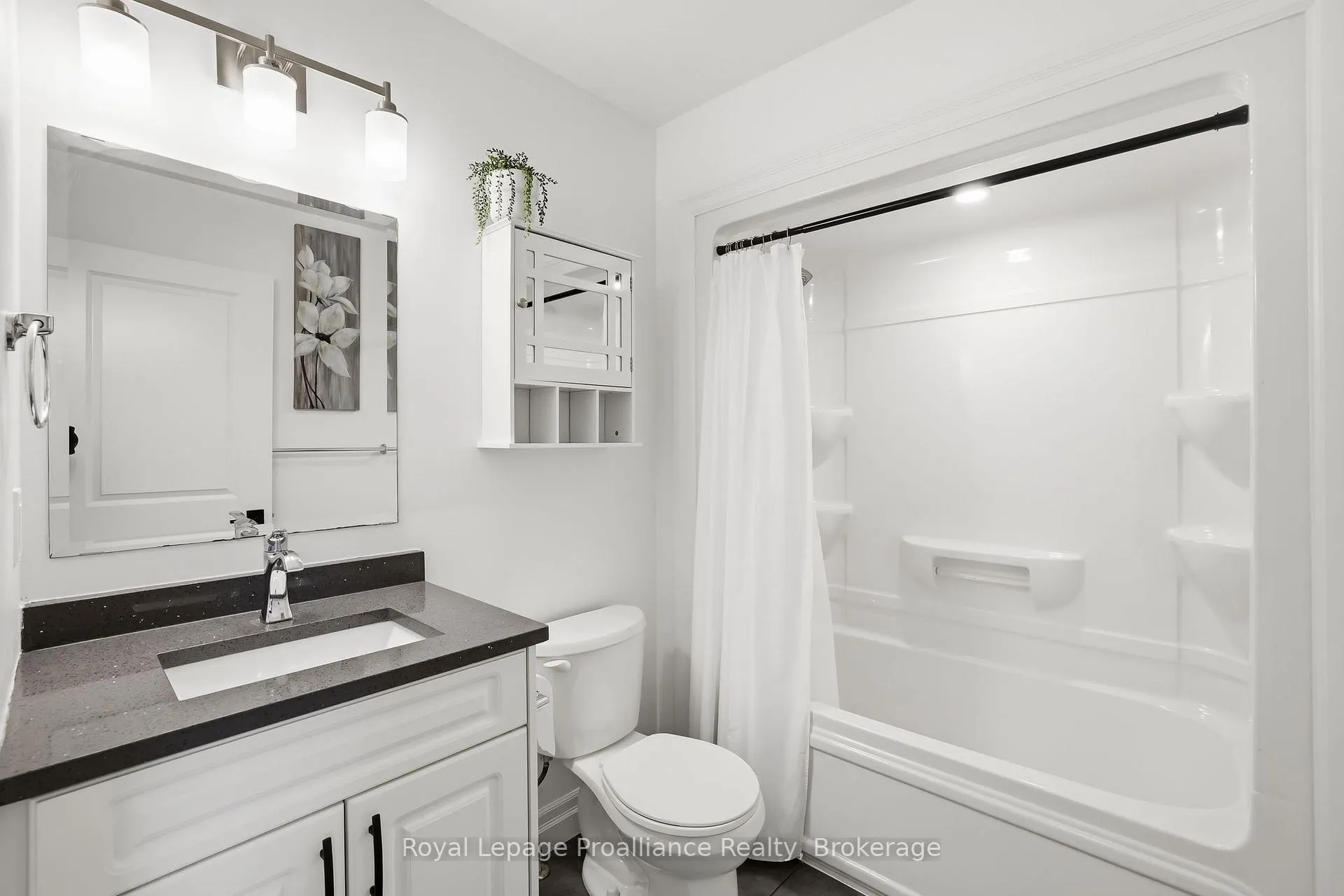 Photo 25 of 31 Gavin Crescent, Quinte West, Murray Ward — HOMEH