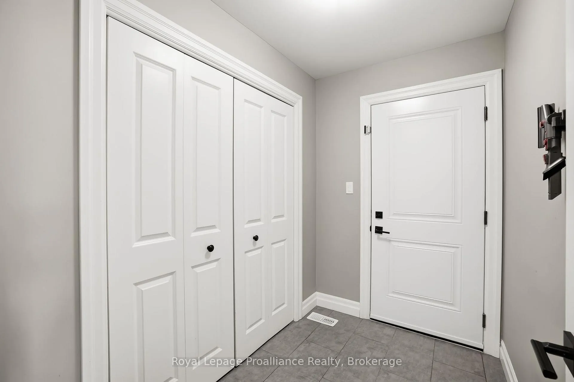Photo 26 of 31 Gavin Crescent, Quinte West, Murray Ward — HOMEH