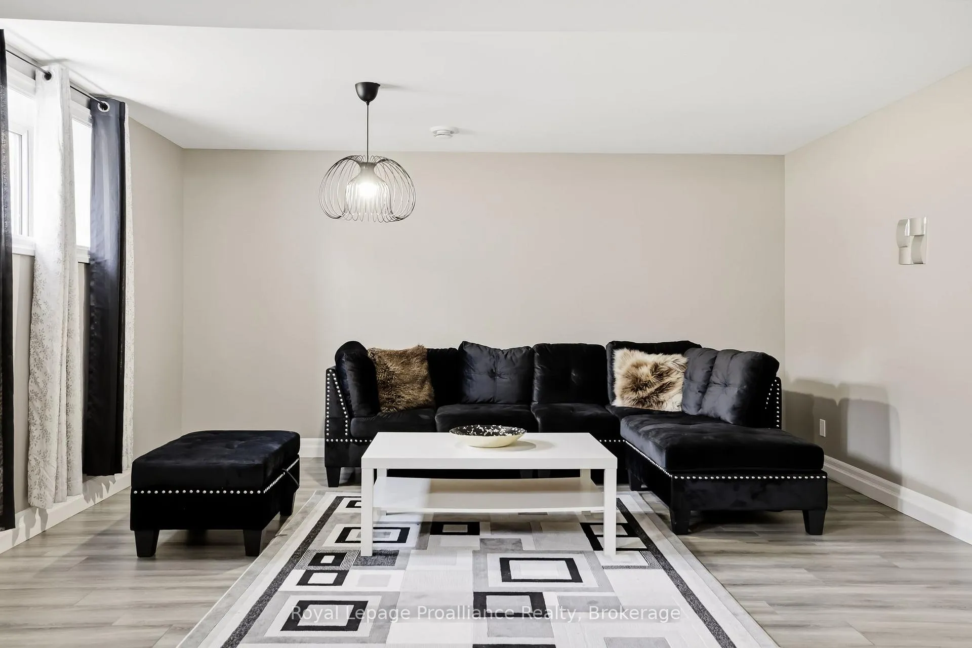 Photo 32 of 31 Gavin Crescent, Quinte West, Murray Ward — HOMEH