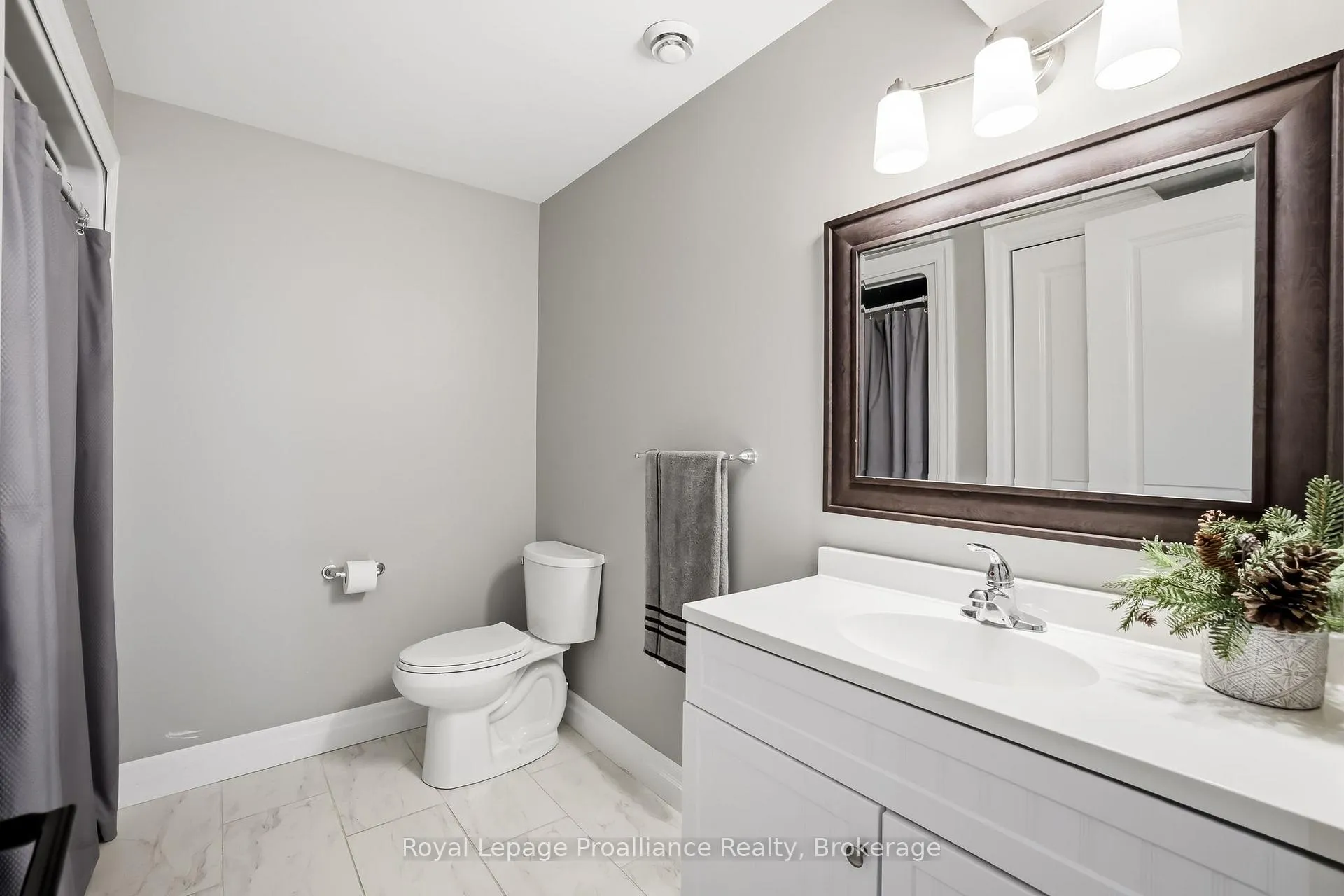 Photo 38 of 31 Gavin Crescent, Quinte West, Murray Ward — HOMEH
