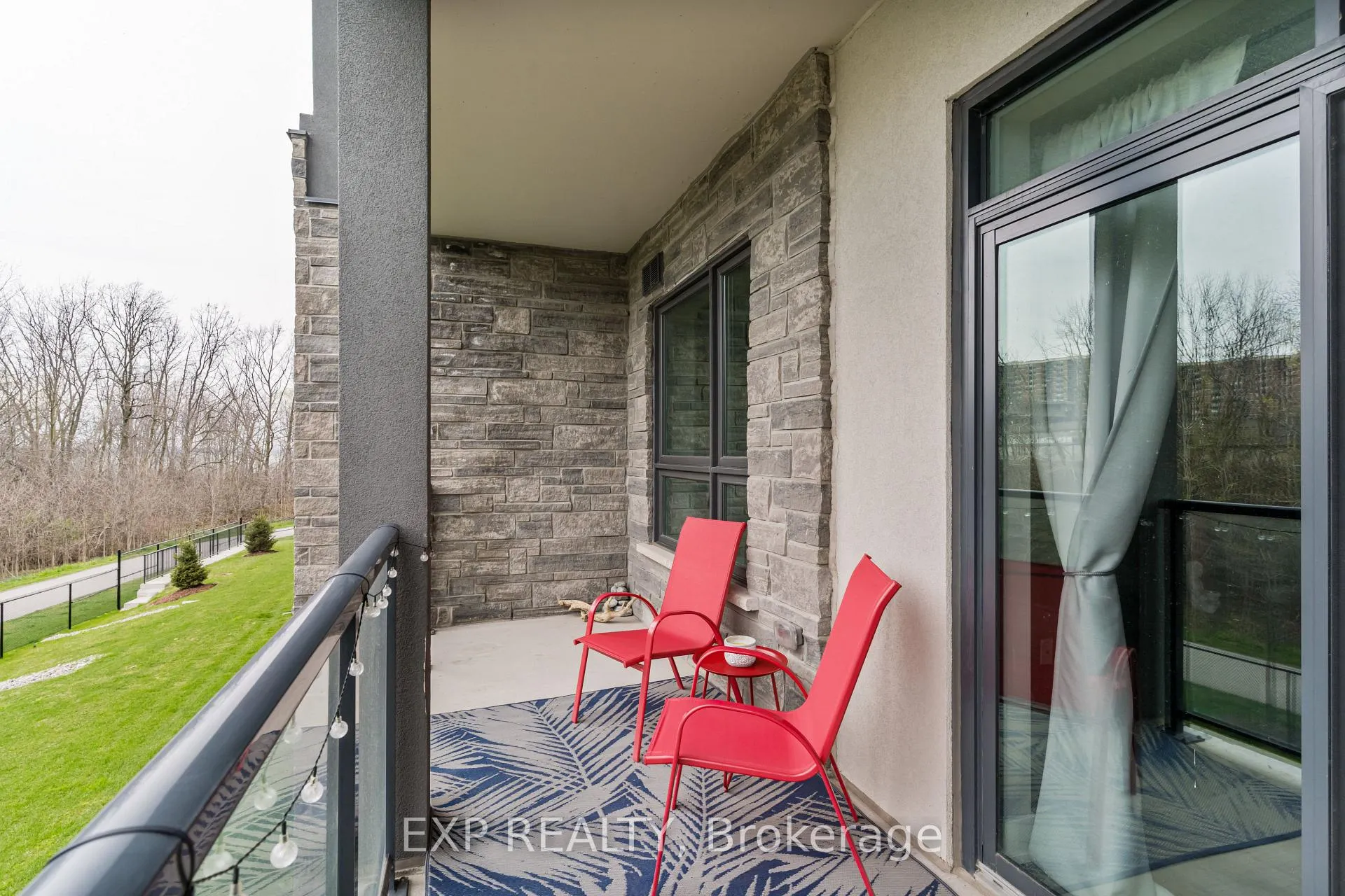 Photo 4 of Unit 217, 125 Shoreview Place, Hamilton, Stoney Creek — HOMEH