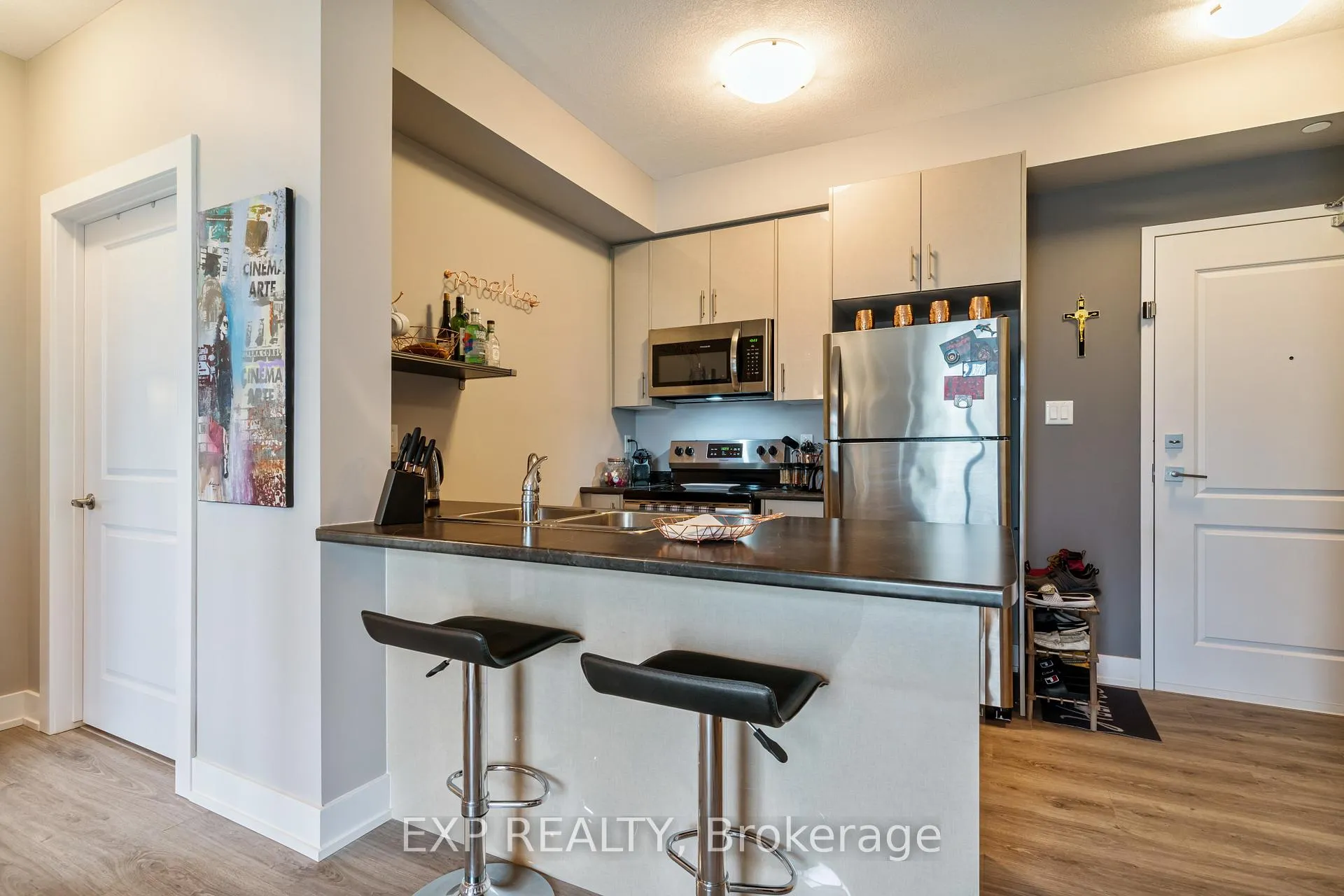 Photo 6 of Unit 217, 125 Shoreview Place, Hamilton, Stoney Creek — HOMEH