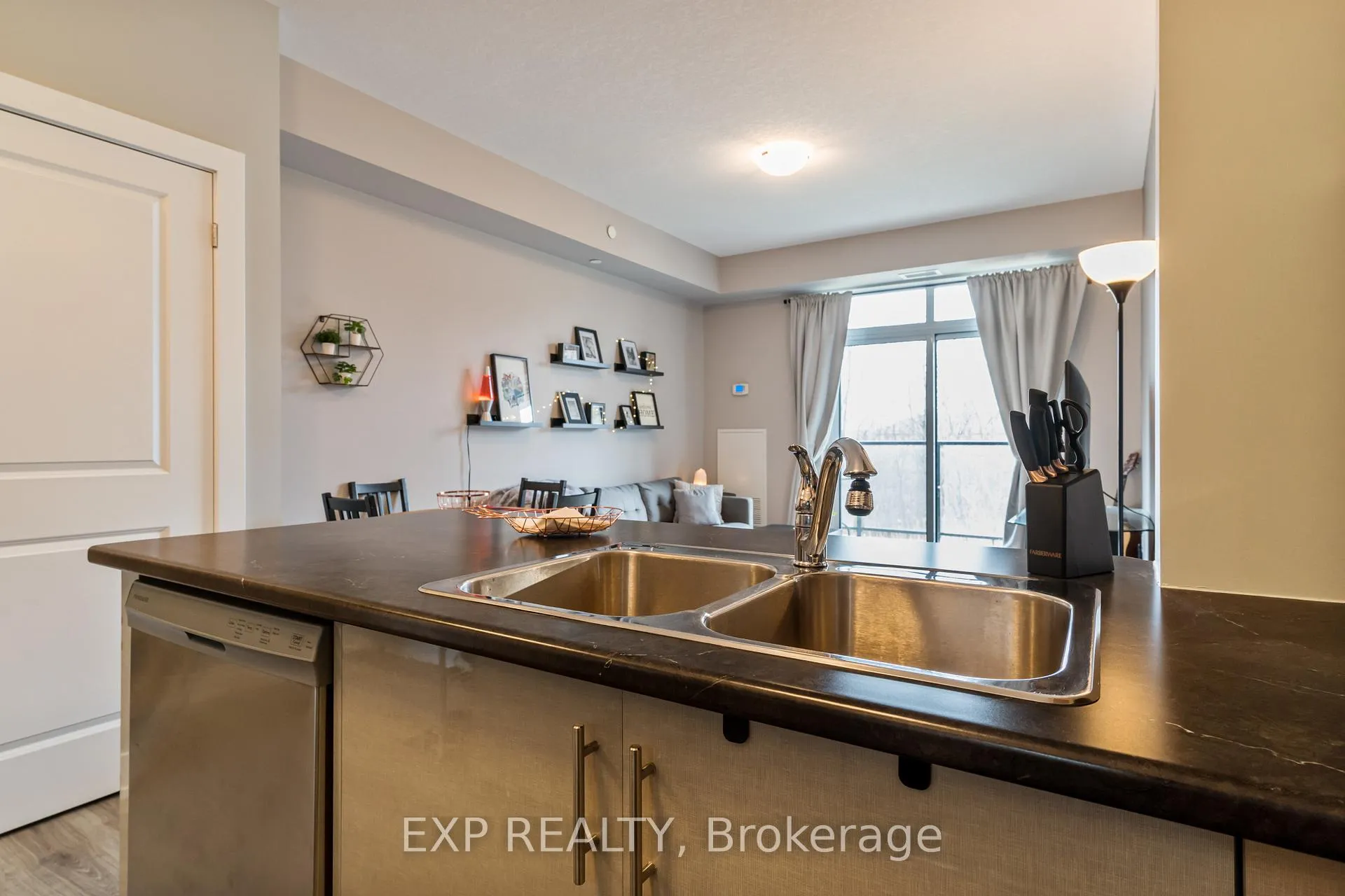 Photo 21 of Unit 217, 125 Shoreview Place, Hamilton, Stoney Creek — HOMEH