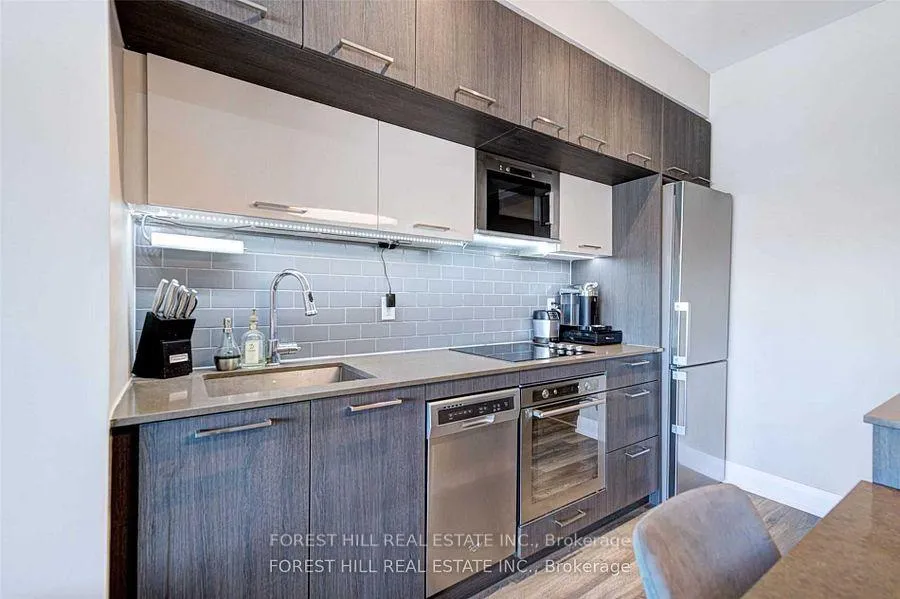 Photo 5 of Unit 420, 4800 Highway 7, Vaughan, East Woodbridge — HOMEH
