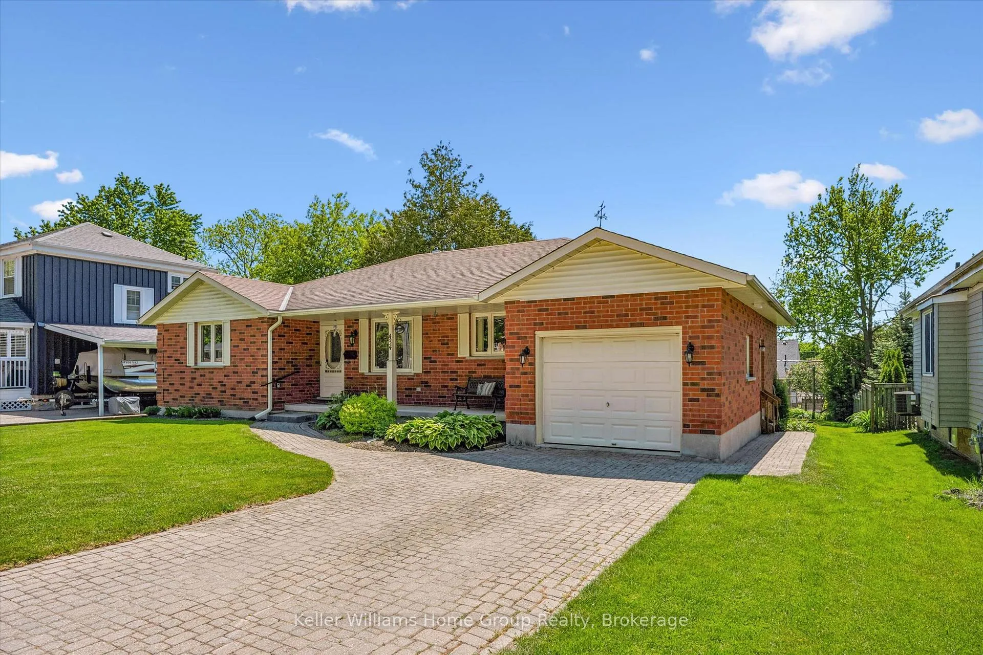 Photo 2 of 434 St George Street E, Centre Wellington, Fergus — HOMEH