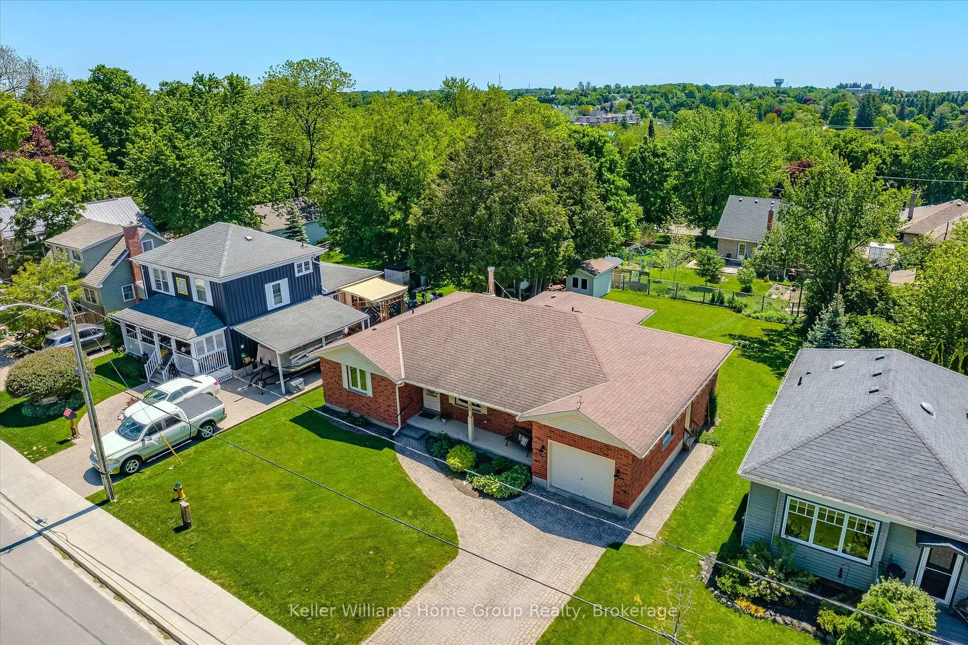 Photo 4 of 434 St George Street E, Centre Wellington, Fergus — HOMEH