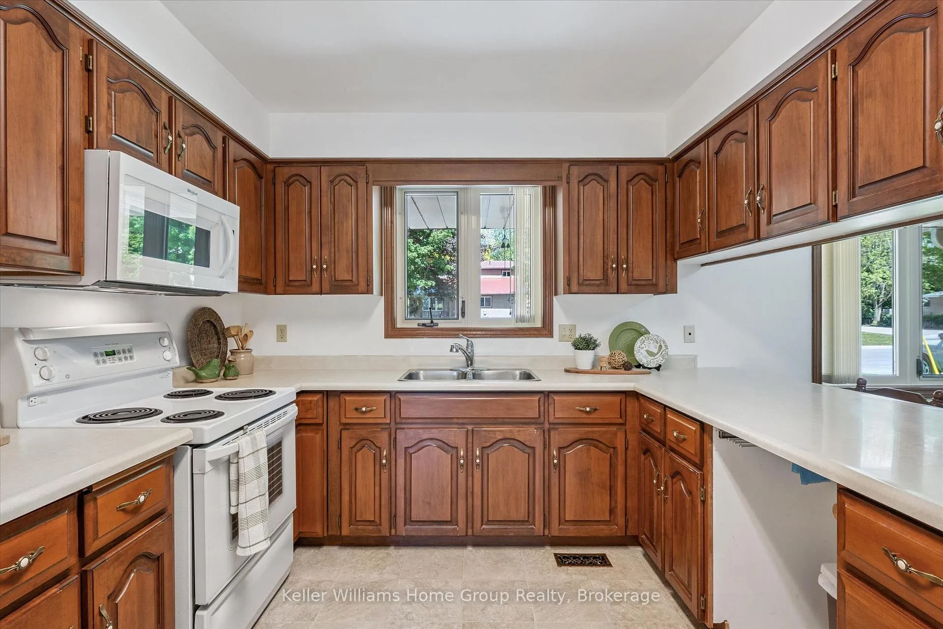 Photo 15 of 434 St George Street E, Centre Wellington, Fergus — HOMEH