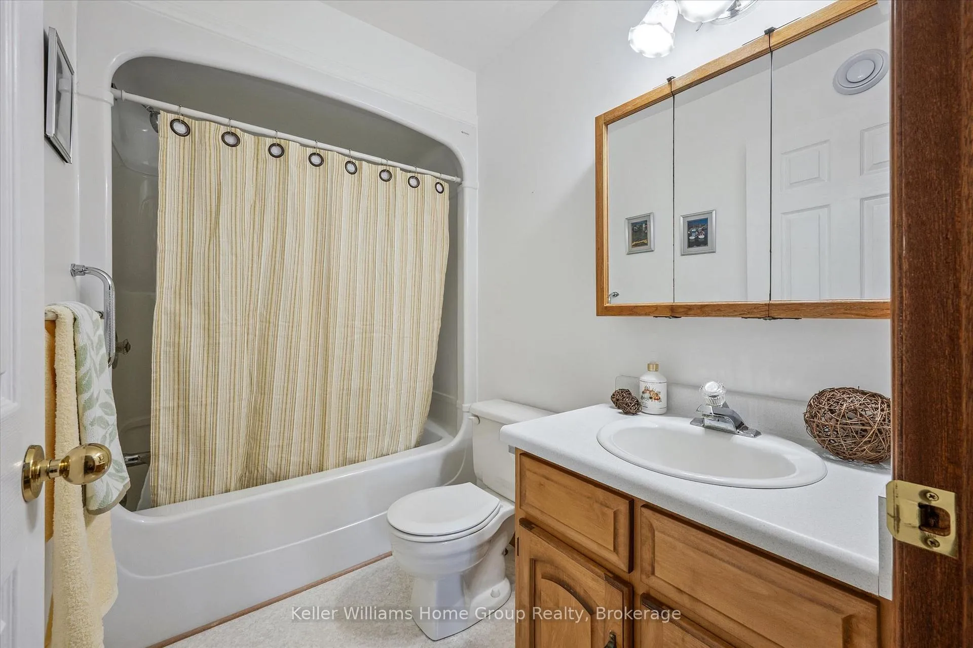Photo 22 of 434 St George Street E, Centre Wellington, Fergus — HOMEH
