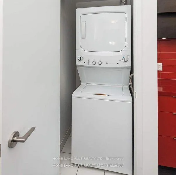 Photo 16 of Unit 4201, 8 Eglinton Avenue E, Toronto, Mount Pleasant West — HOMEH