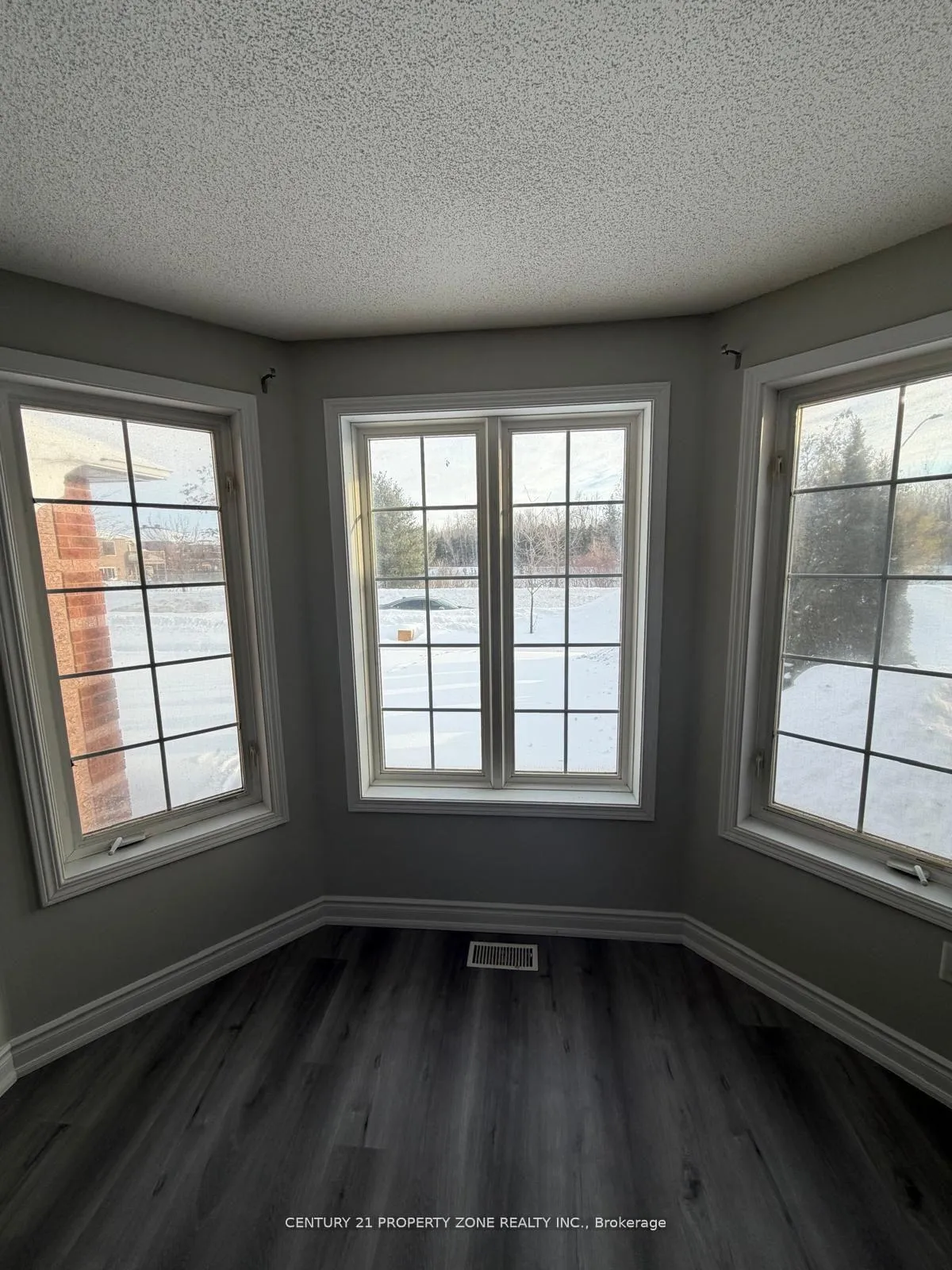 Photo 13 of 42 Patrick Drive, Barrie, Painswick South — HOMEH