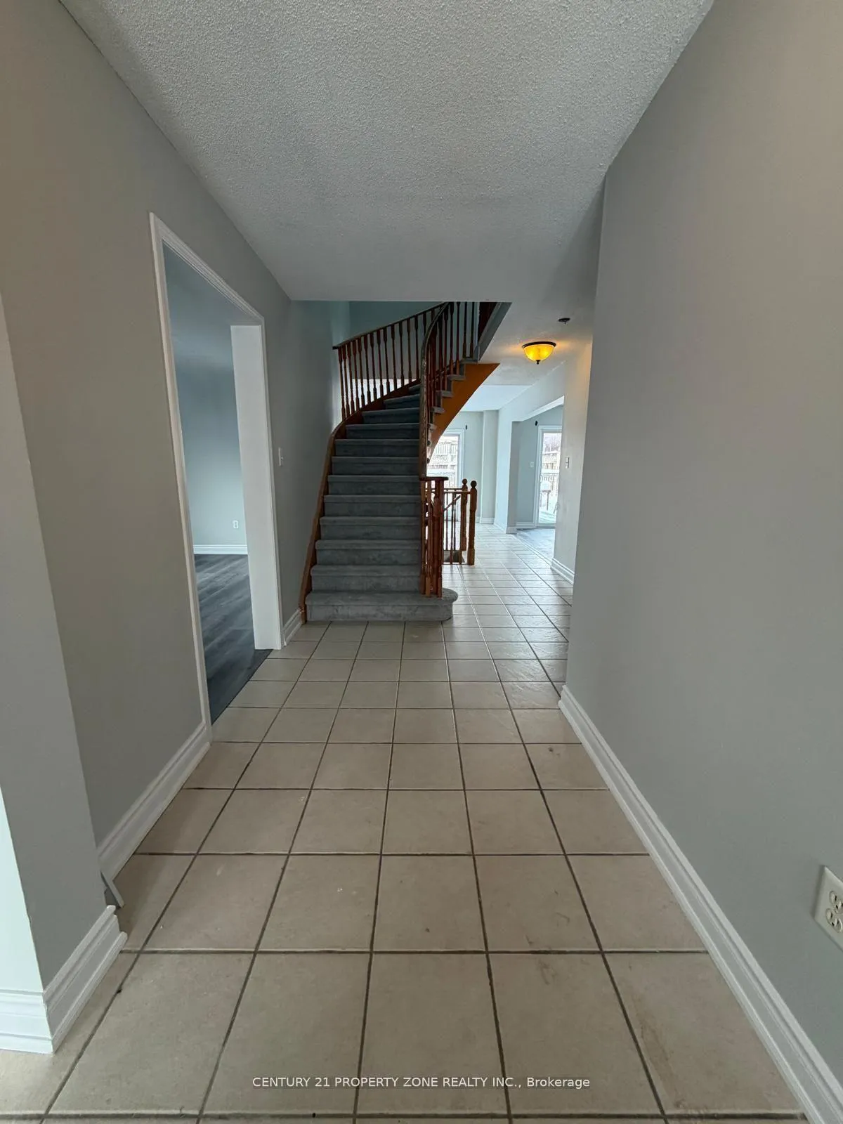 Photo 16 of 42 Patrick Drive, Barrie, Painswick South — HOMEH